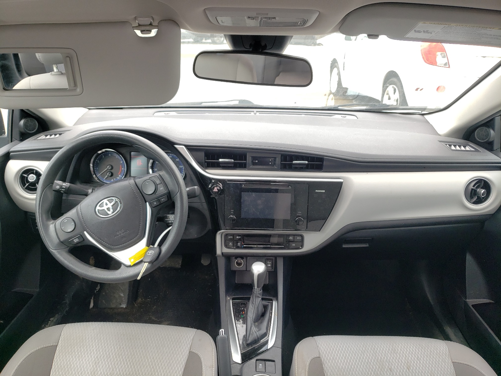 Photo 9 from auction – 2017 TOYOTA COROLLA L with VIN 2T1BURHE3HC754190