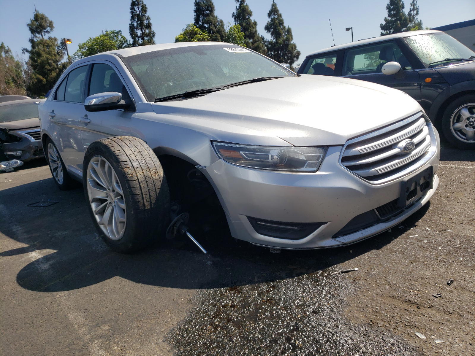 FORD TAURUS LIM 2015 with VIN 1FAHP2F86FG171056 - Photo from auction