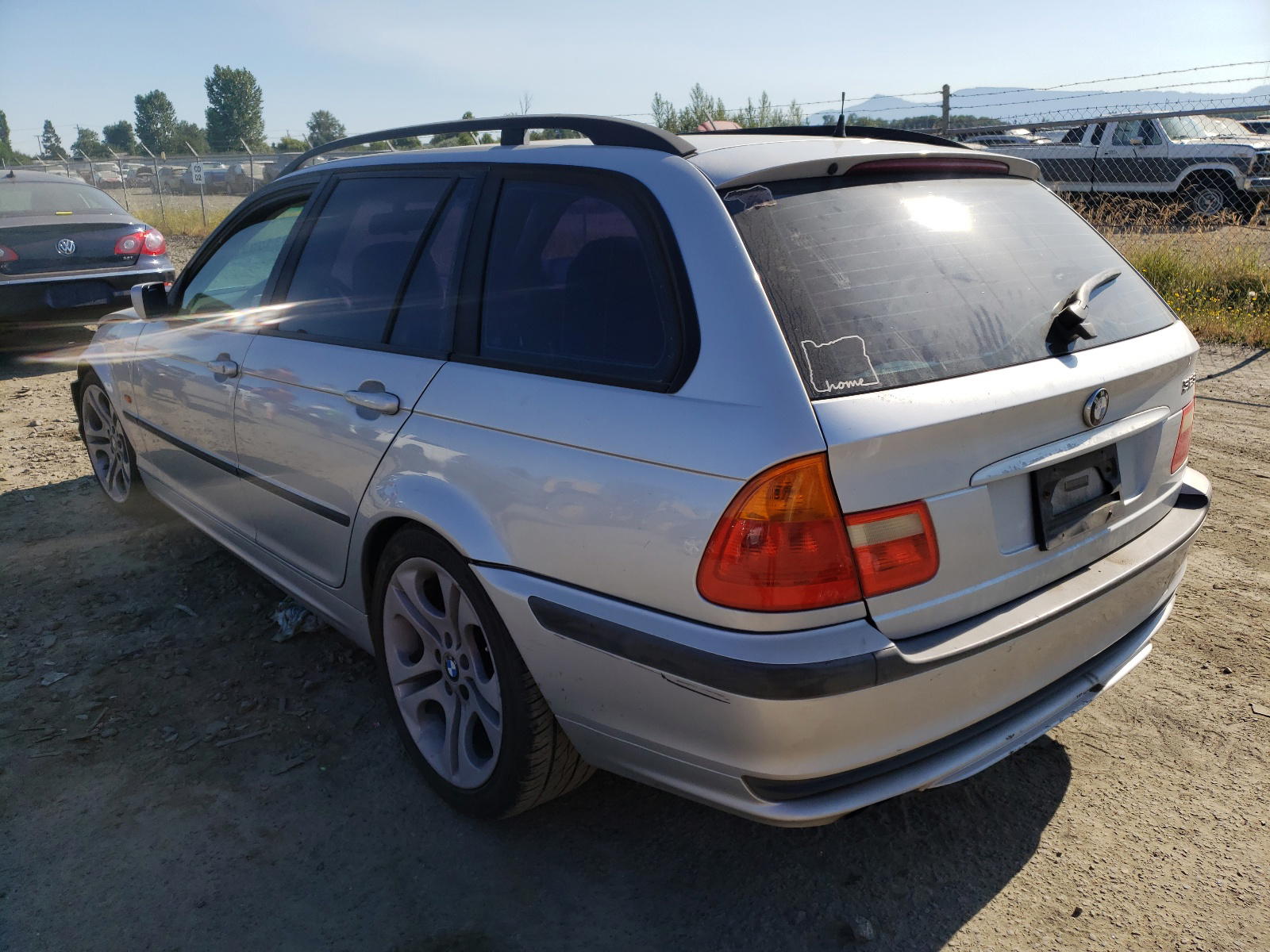 Photo 3 from auction – 2000 BMW 323 IT with VIN WBAAR3340YJM00704