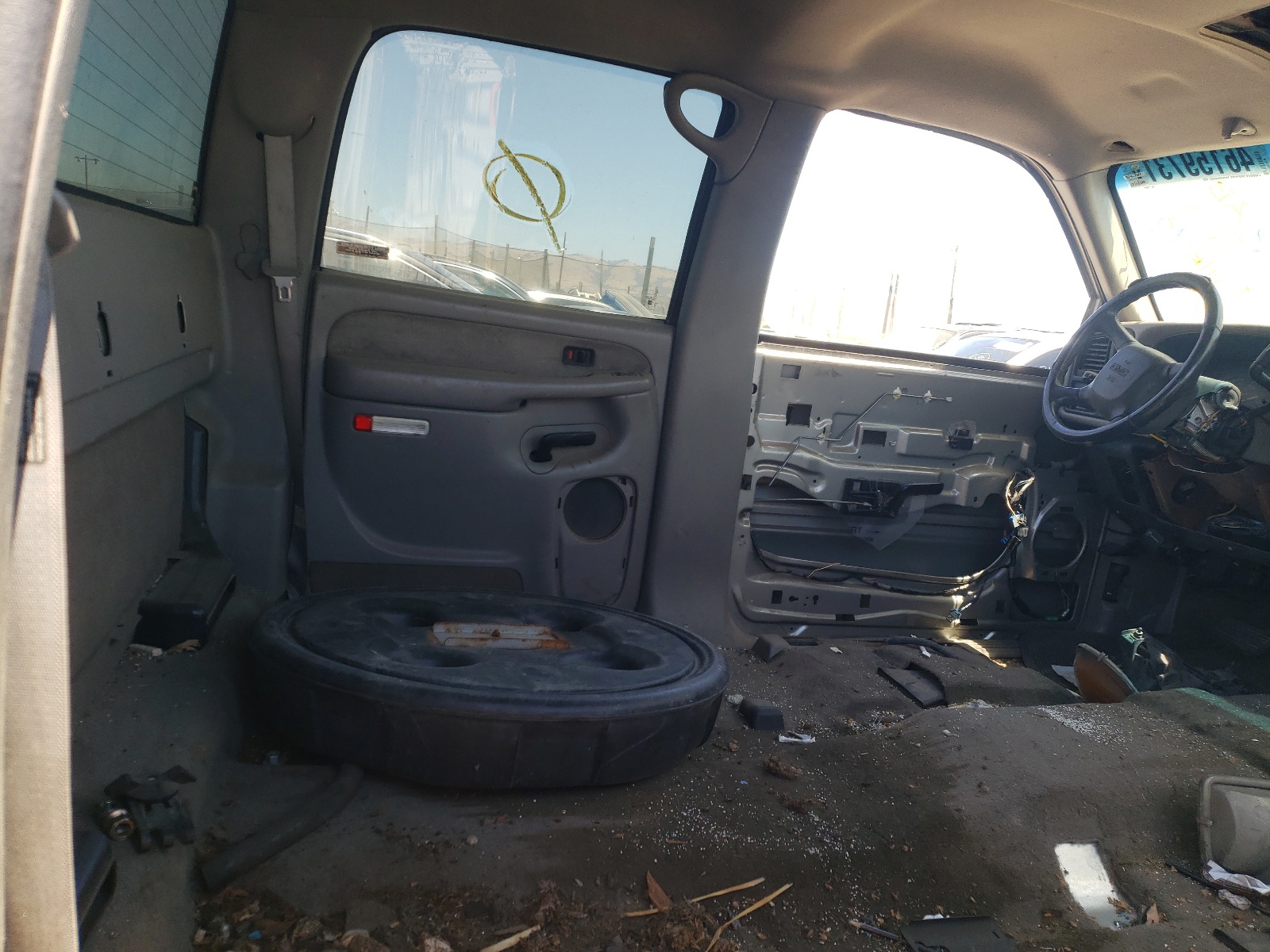 Photo 6 from auction – 2002 GMC SIERRA C15 with VIN 1GTGC13U82F118971