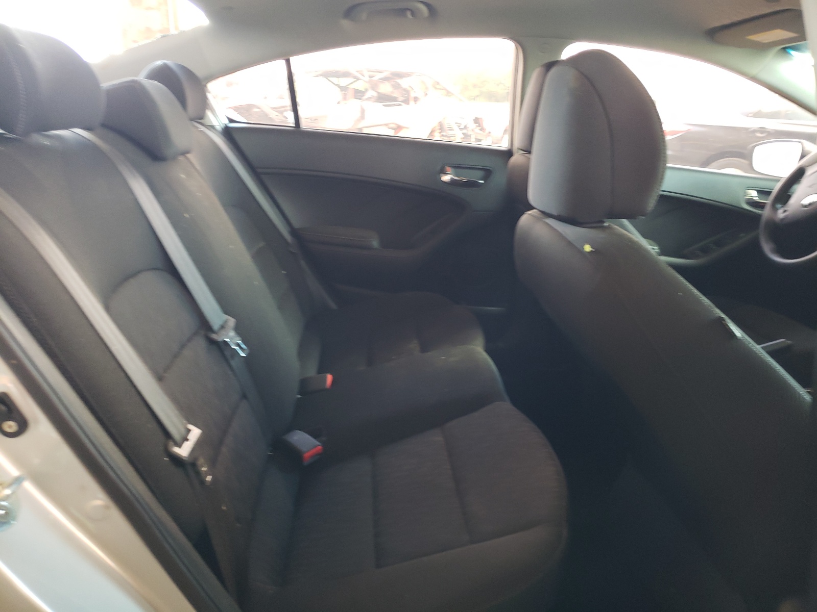 Photo 6 from auction – 2016 KIA FORTE LX with VIN KNAFK4A6XG5601117
