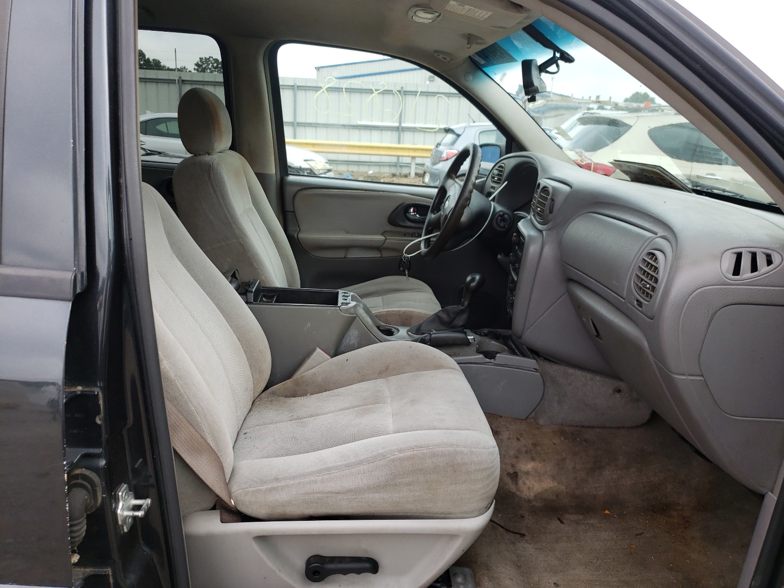 Photo 5 from auction – 2005 CHEVROLET TRAILBLAZE with VIN 1GNDS13SX52107221