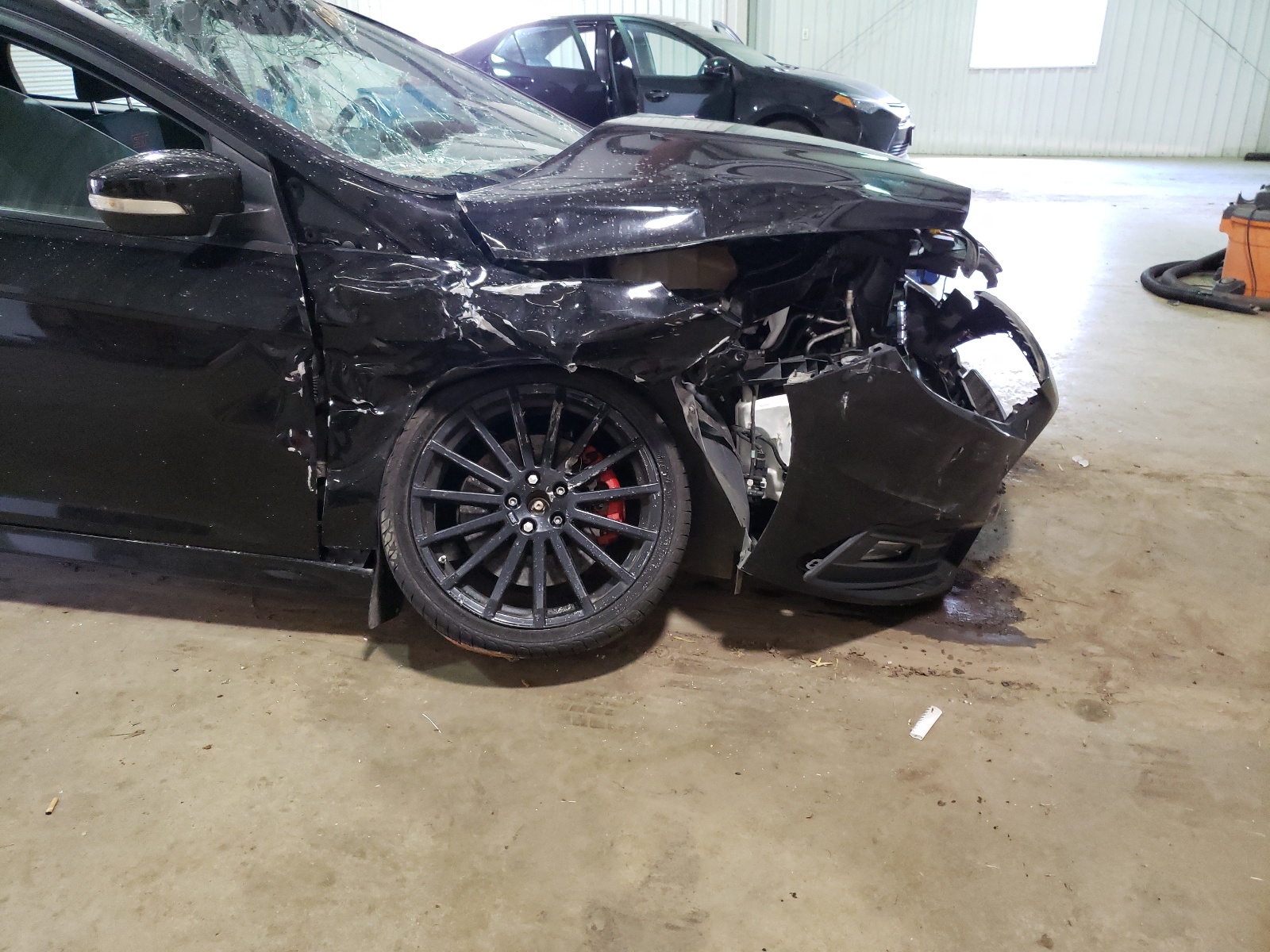 Photo 9 from auction – 2017 FORD FOCUS ST with VIN 1FADP3L98HL227820