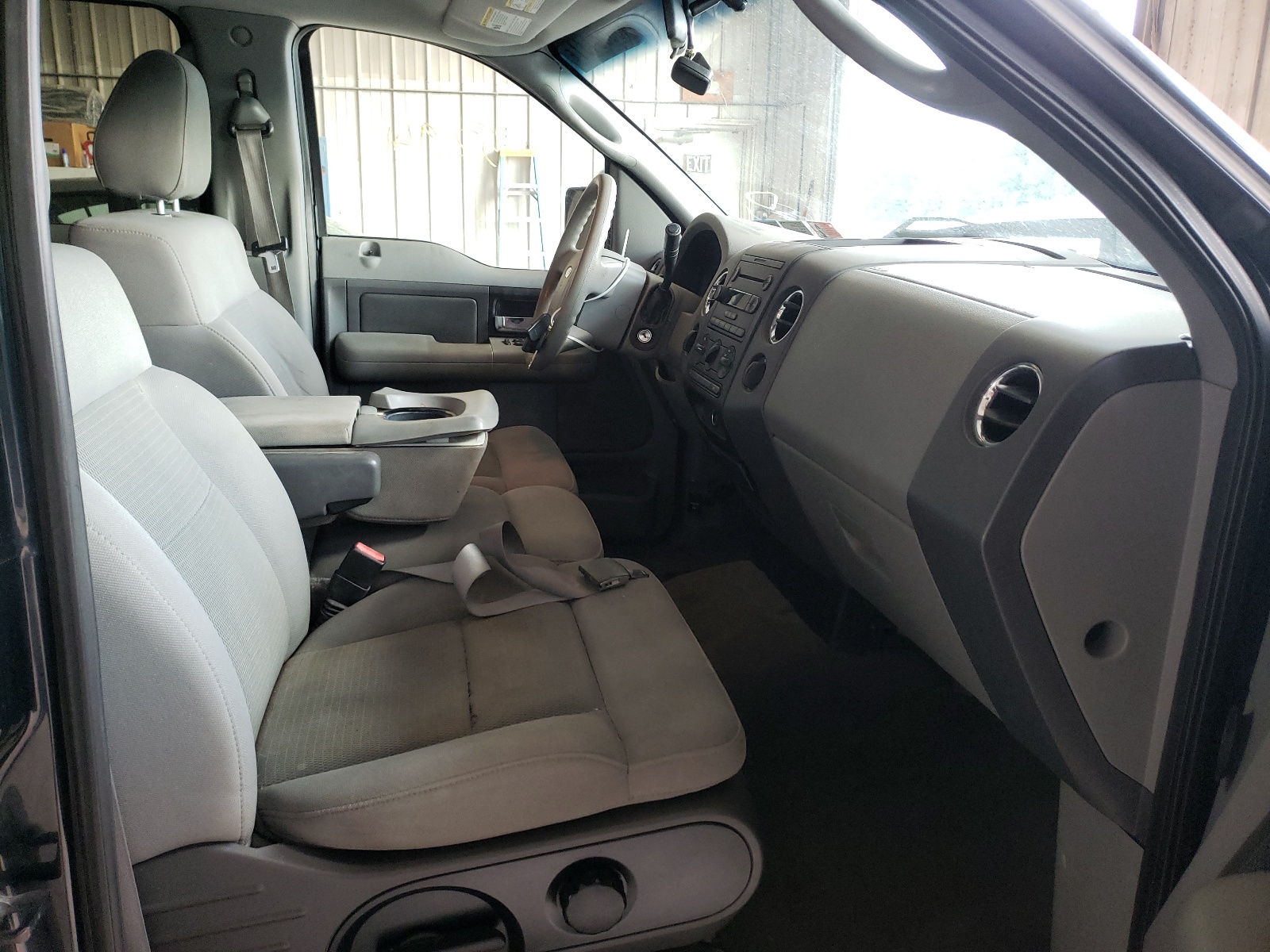 Photo 5 from auction – 2004 FORD F150 SUPER with VIN 1FTPW14554KC63619
