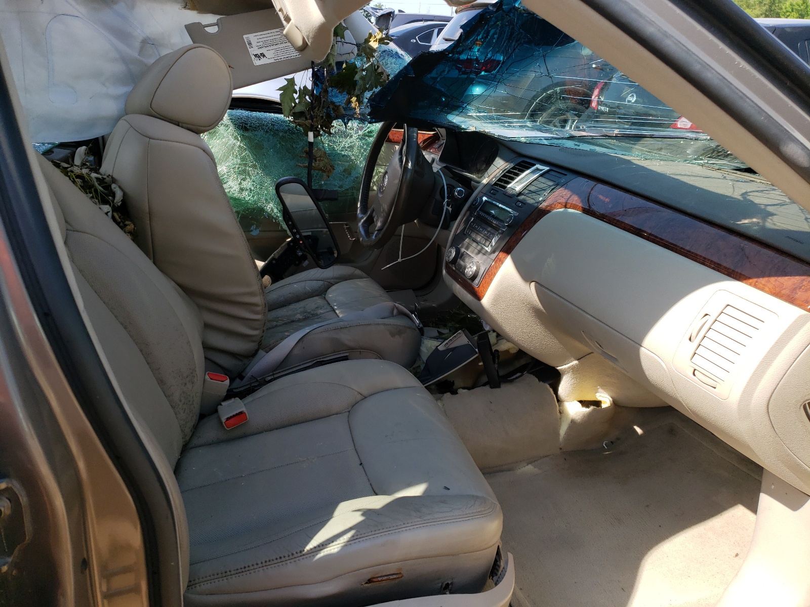 Photo 5 from auction – 2006 CADILLAC DTS with VIN 1G6KD57Y16U254150