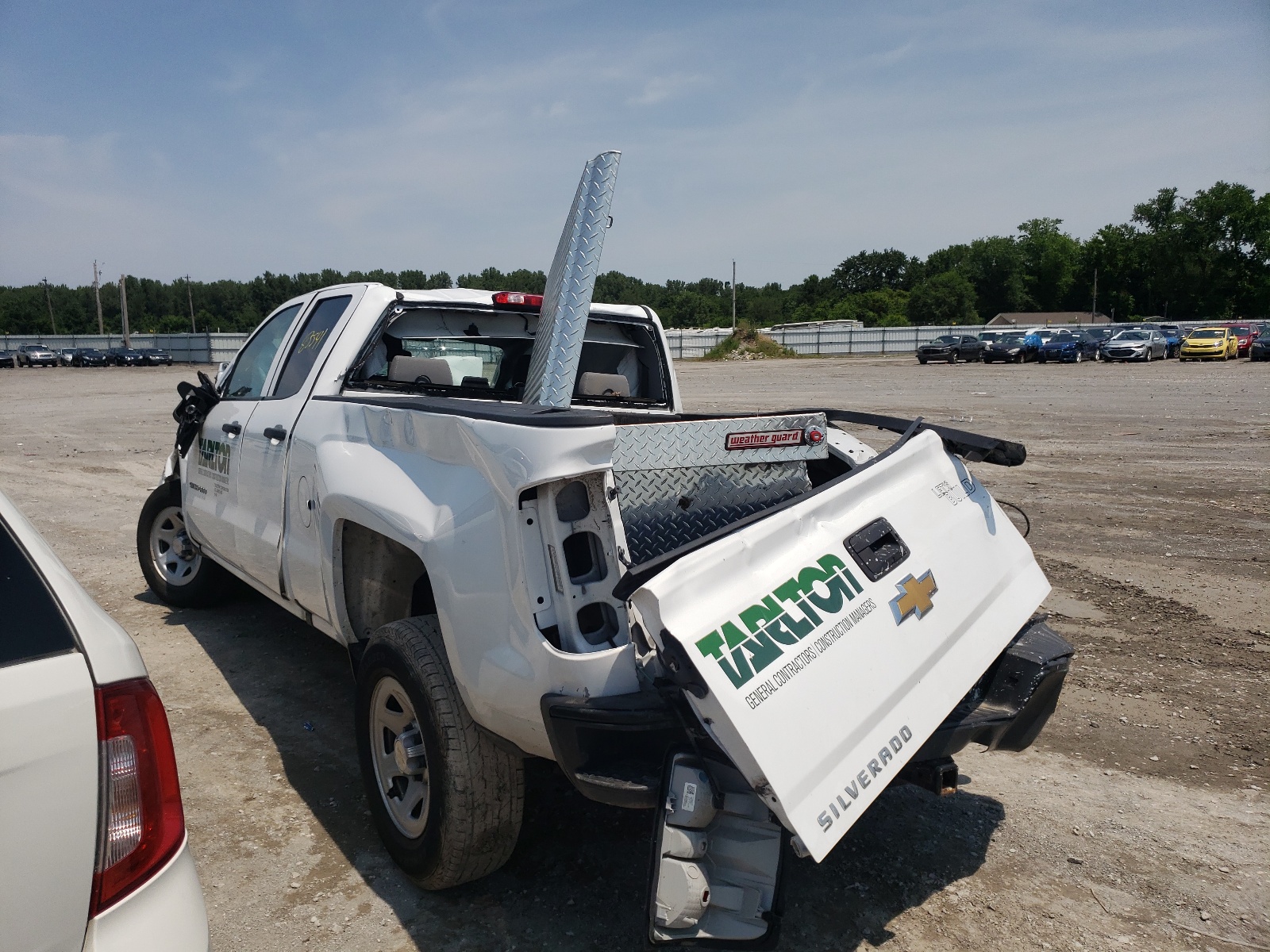 Photo 3 from auction – 2018 CHEVROLET SILVERADO with VIN 1GCRCNEH2JZ287848