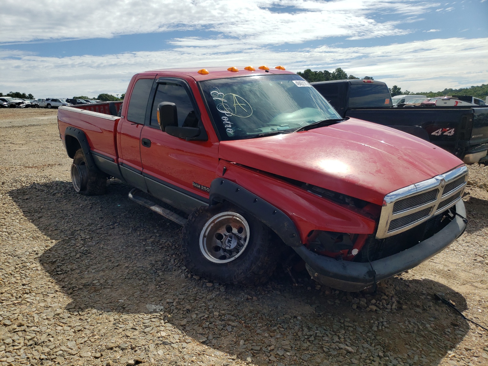 DODGE RAM 2500 1999 with VIN 1B7KF2367XJ525225 - Photo from auction