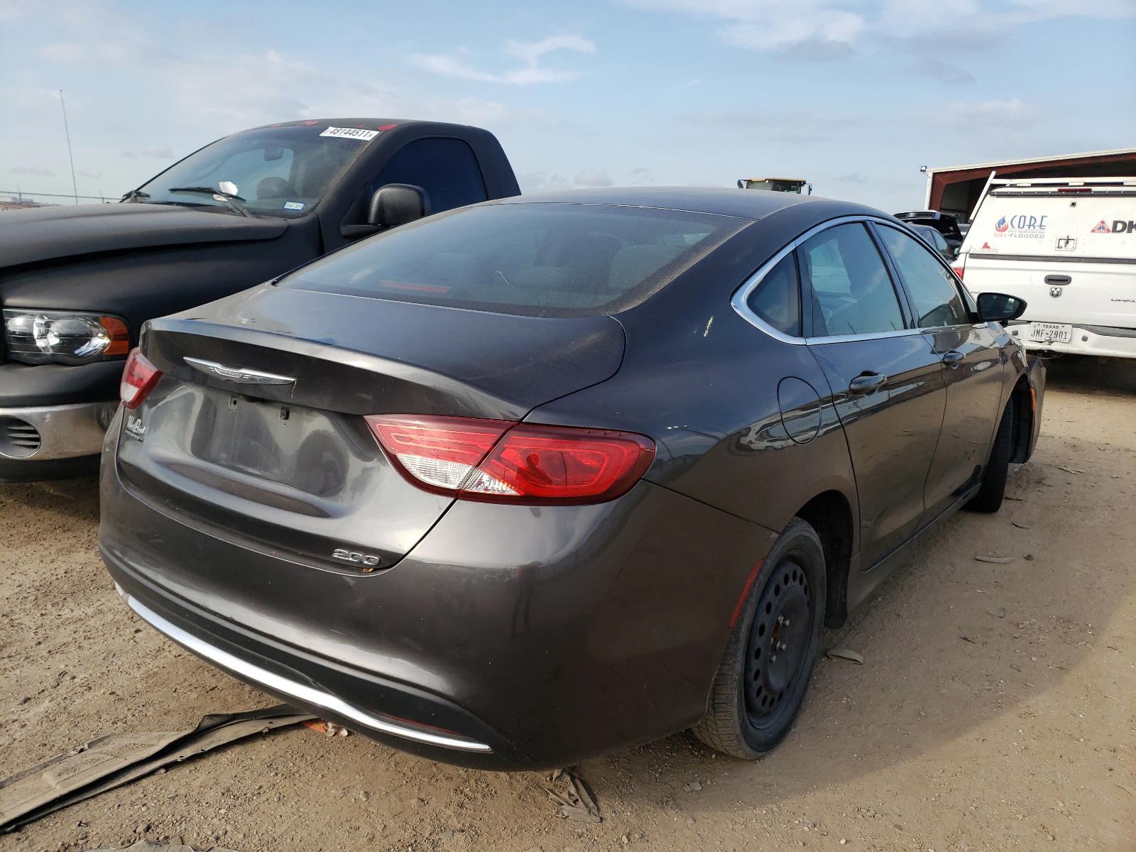 Photo 4 from auction – 2016 CHRYSLER 200 LIMITE with VIN 1C3CCCAB1GN117450