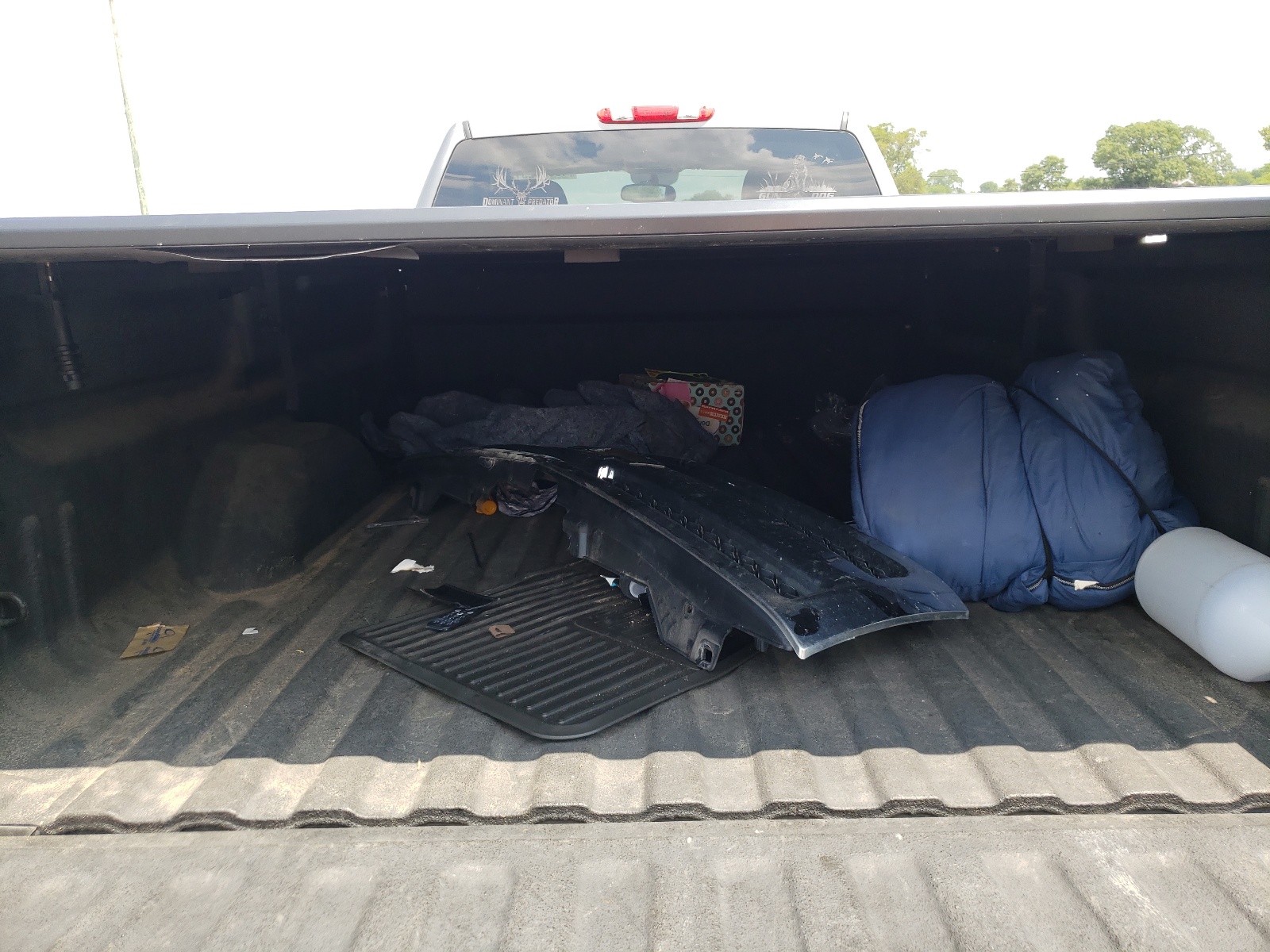 Photo 6 from auction – 2007 CHEVROLET SILVERADO with VIN 1GCEC14XX7Z601870
