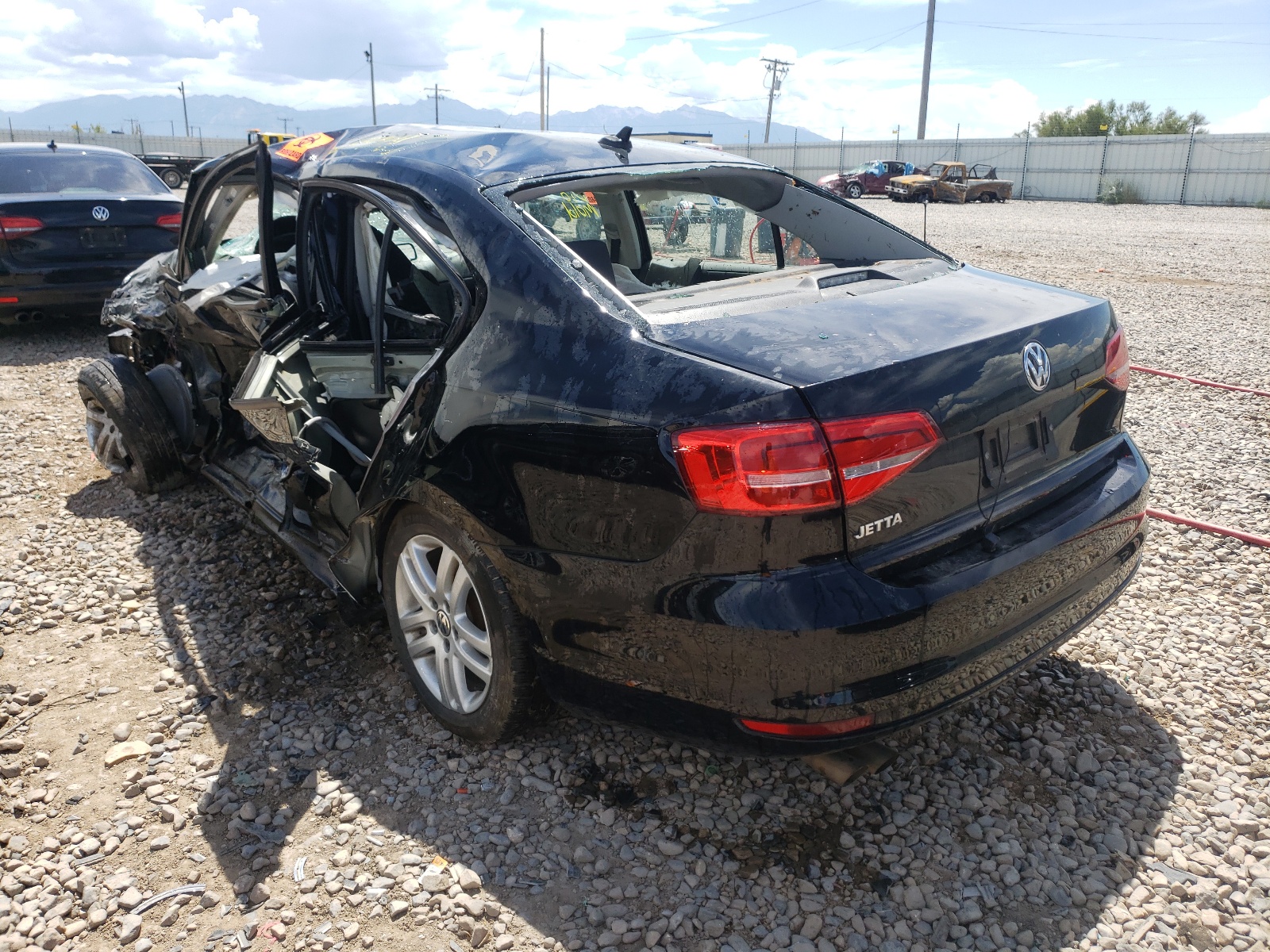 Photo 3 from auction – 2015 VOLKSWAGEN JETTA BASE with VIN 3VW2K7AJ2FM241550