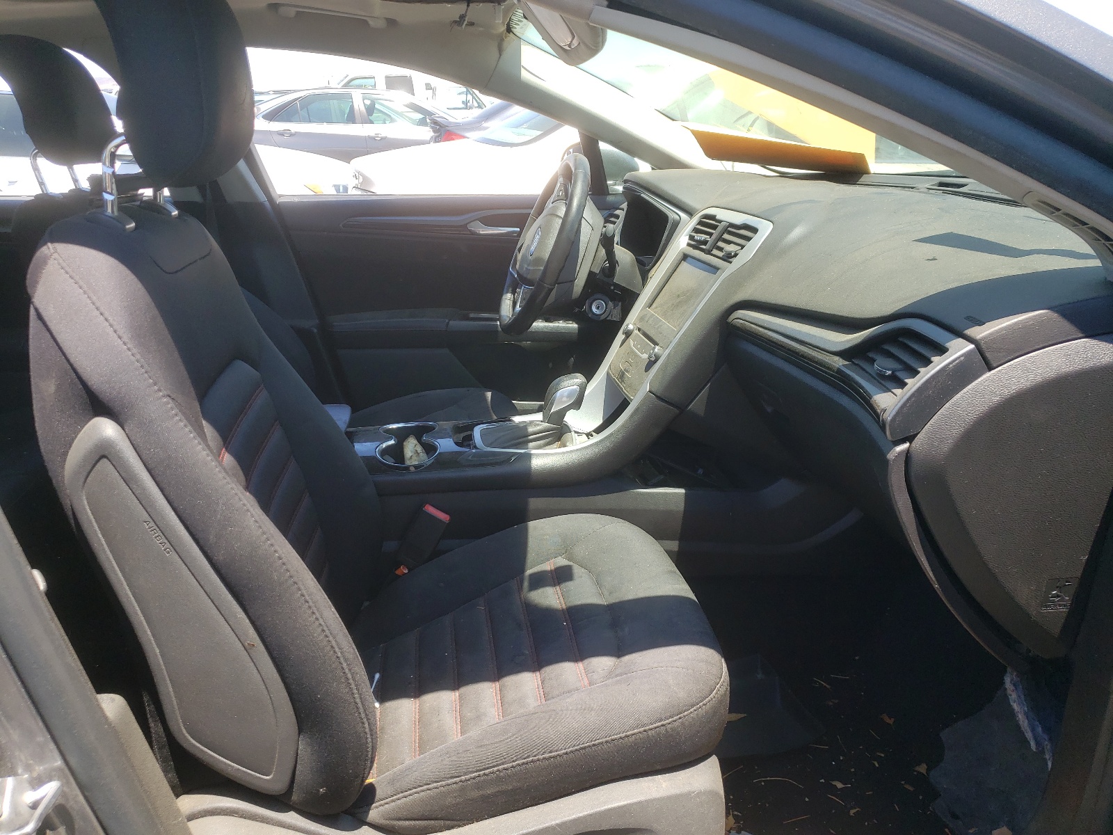 Photo 5 from auction – 2014 FORD FUSION SE with VIN 3FA6P0HD4ER186295