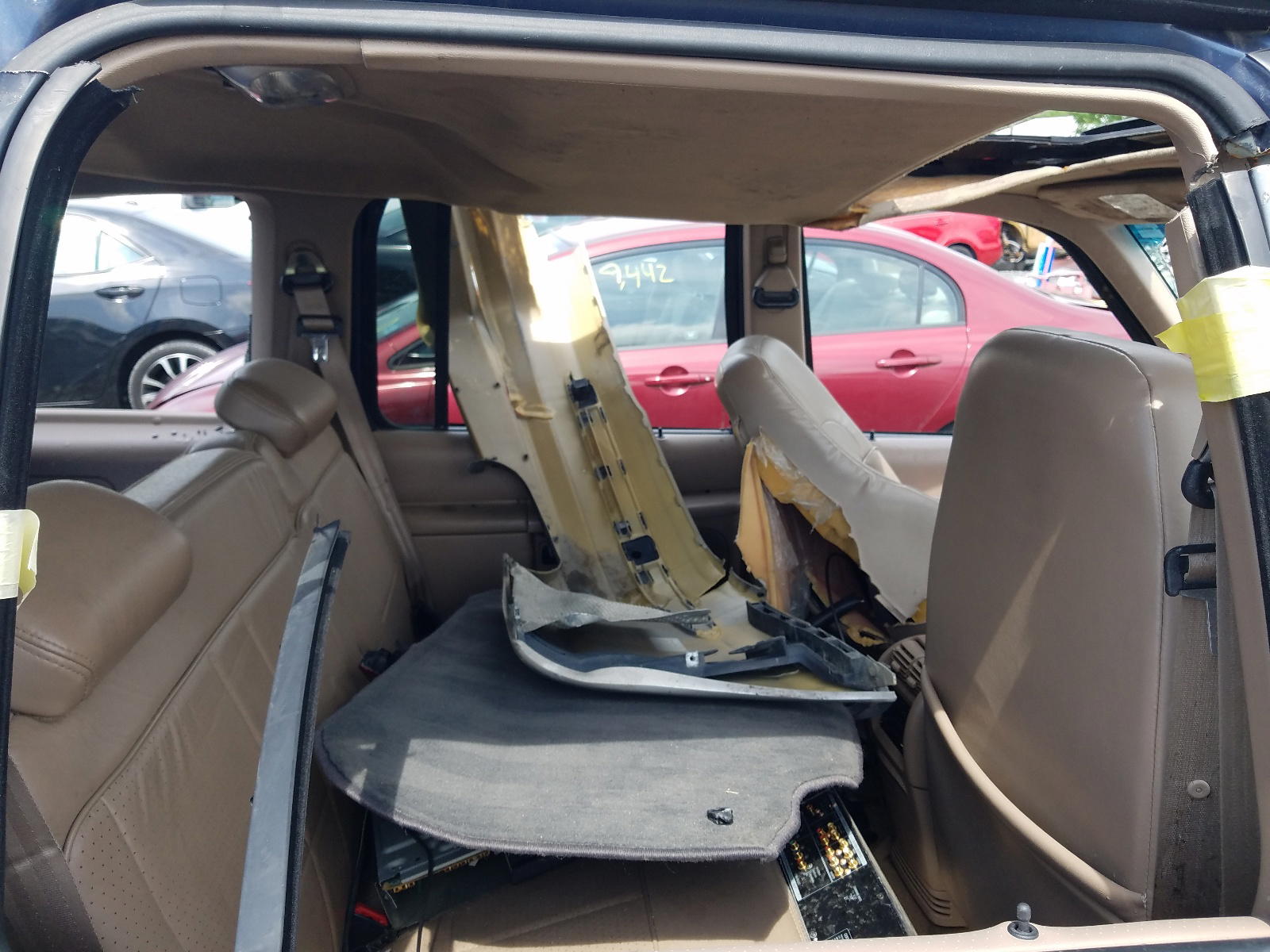 Photo 6 from auction – 1998 FORD EXPLORER with VIN 1FMZU34E8WZA44699