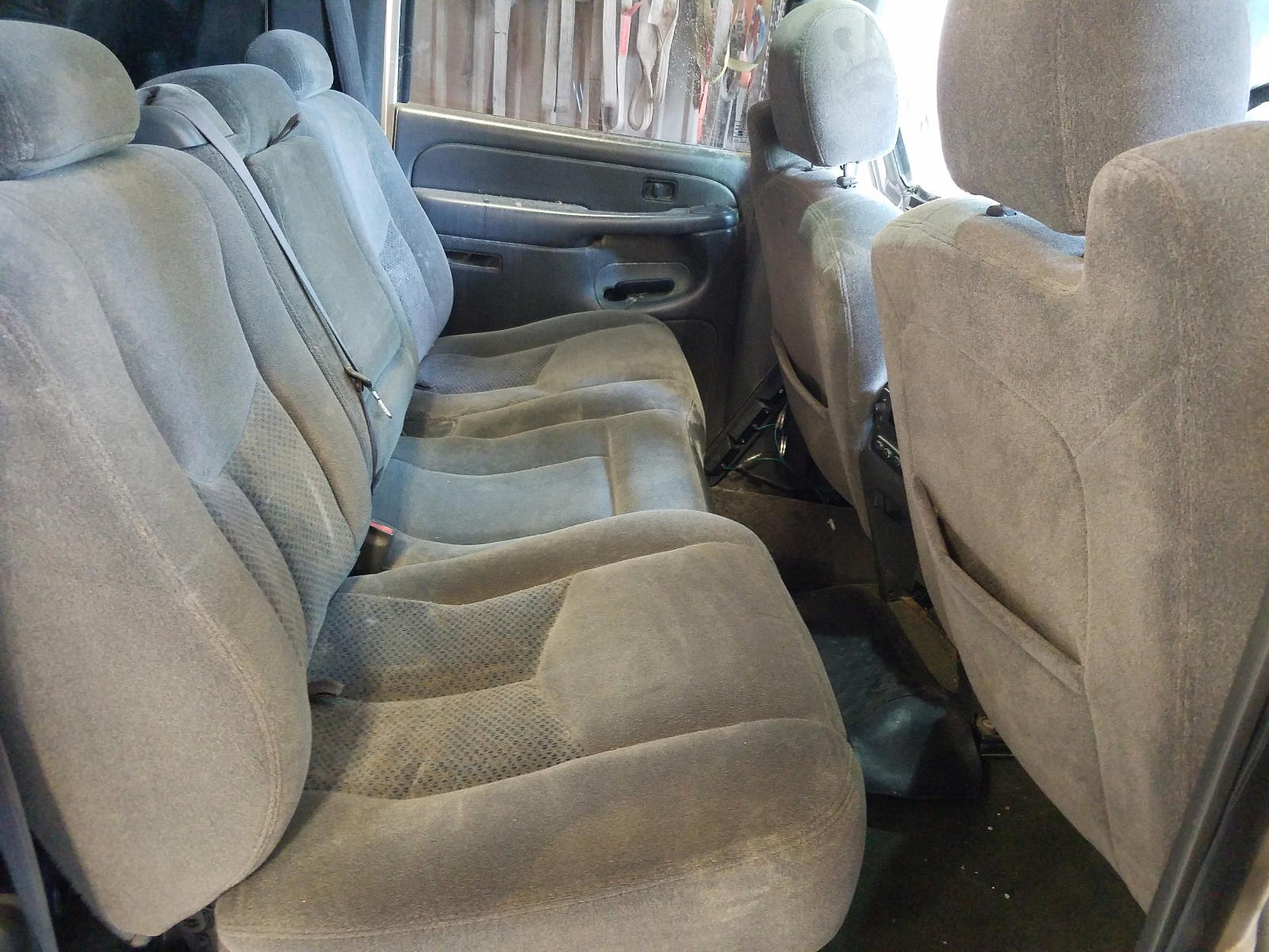 Photo 6 from auction – 2005 CHEVROLET SILVERADO with VIN 1GCHK23255F897598