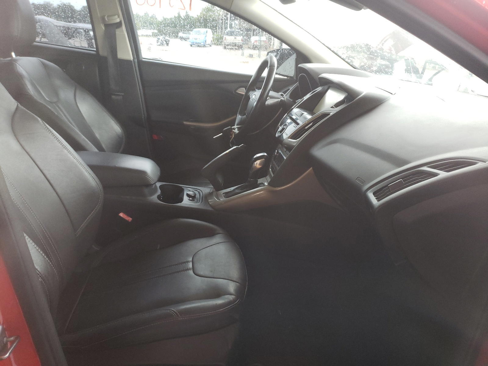 Photo 5 from auction – 2012 FORD FOCUS SEL with VIN 1FAHP3M26CL193128