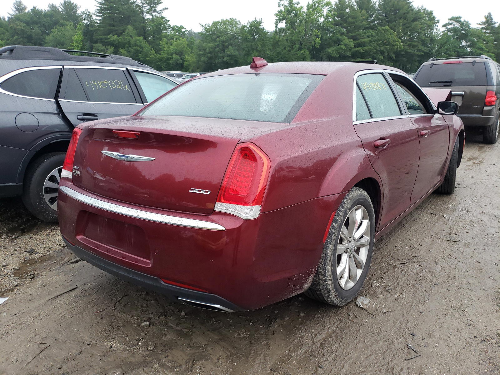 Photo 4 from auction – 2015 CHRYSLER 300 LIMITE with VIN 2C3CCARG3FH849624