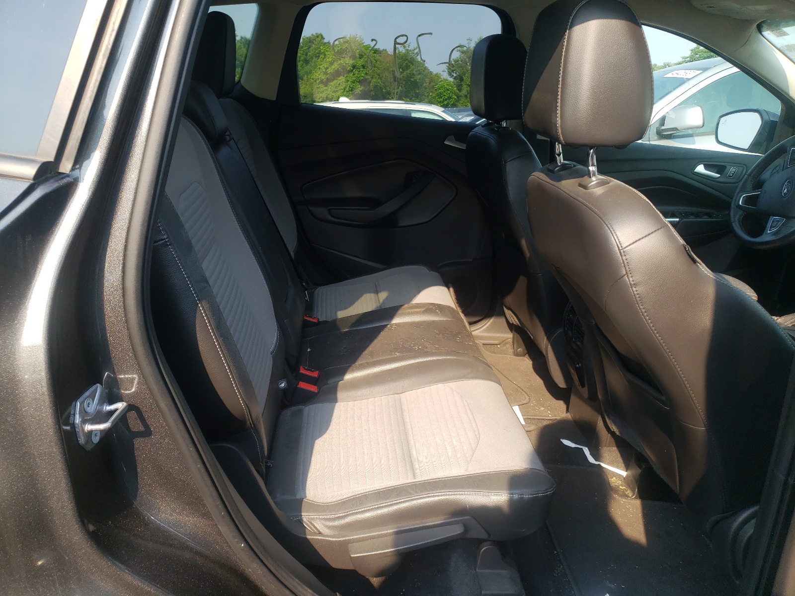 Photo 6 from auction – 2017 FORD ESCAPE SE with VIN 1FMCU9G95HUC83814