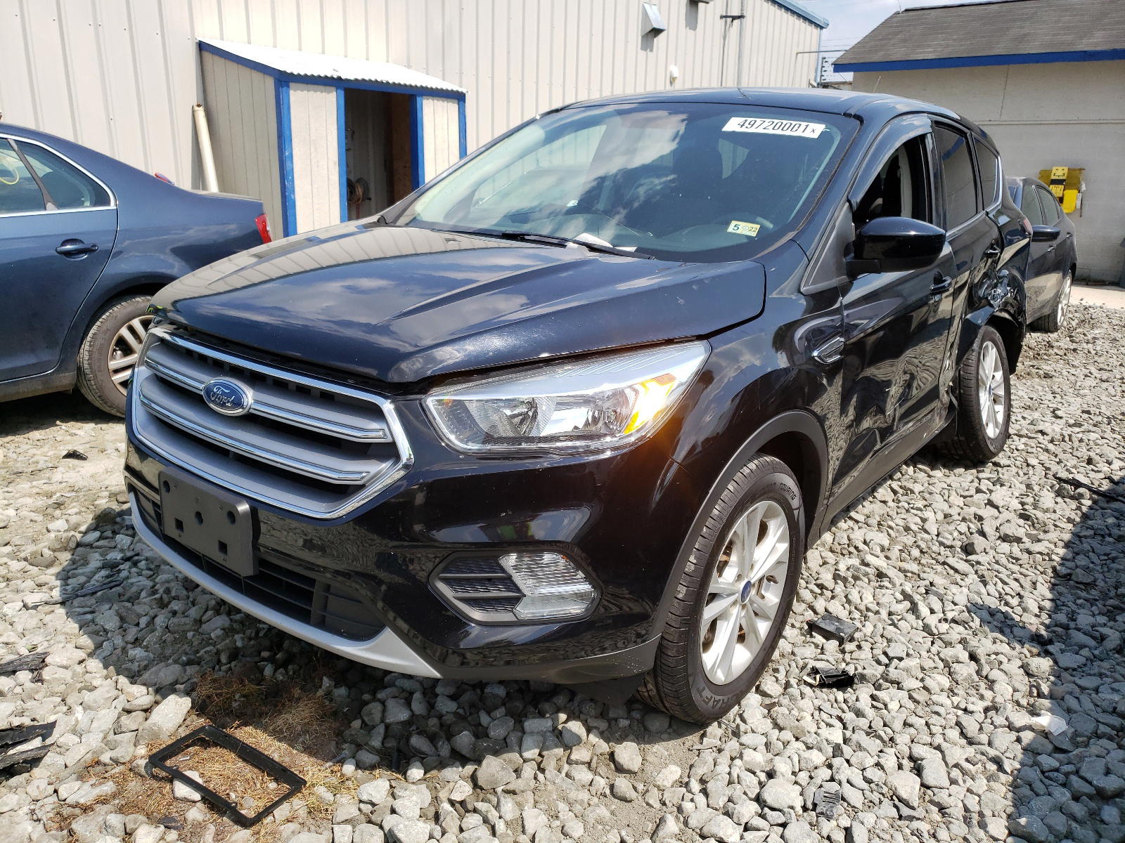 Photo 2 from auction – 2017 FORD ESCAPE SE with VIN 1FMCU0G91HUB67778