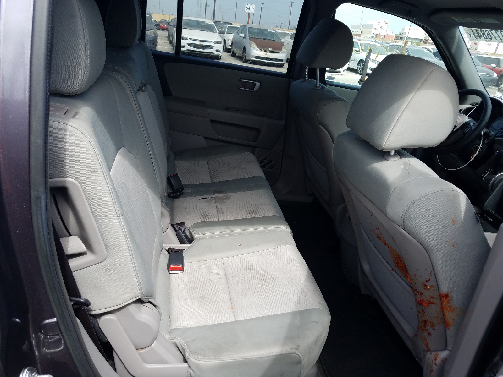 Photo 6 from auction – 2015 HONDA PILOT LX with VIN 5FNYF3H21FB031437
