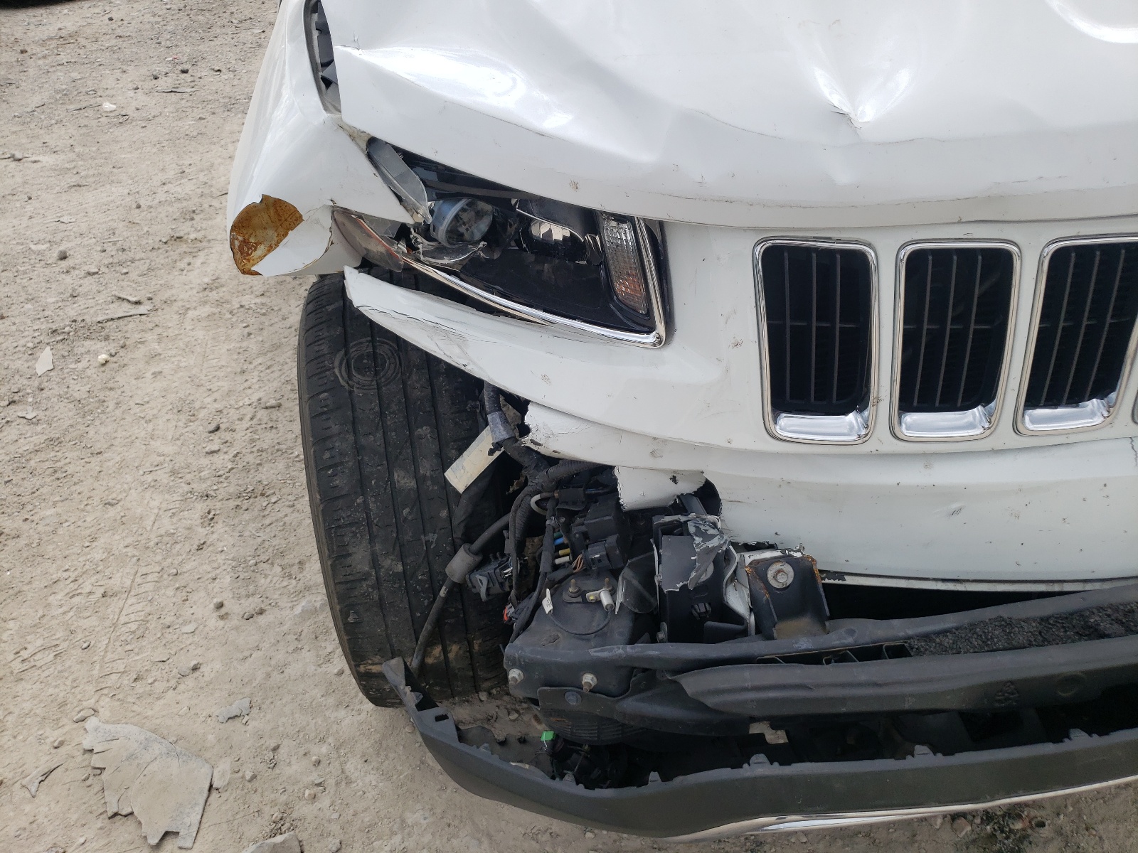 Photo 9 from auction – 2014 JEEP GRAND CHER with VIN 1C4RJFBG7EC254070