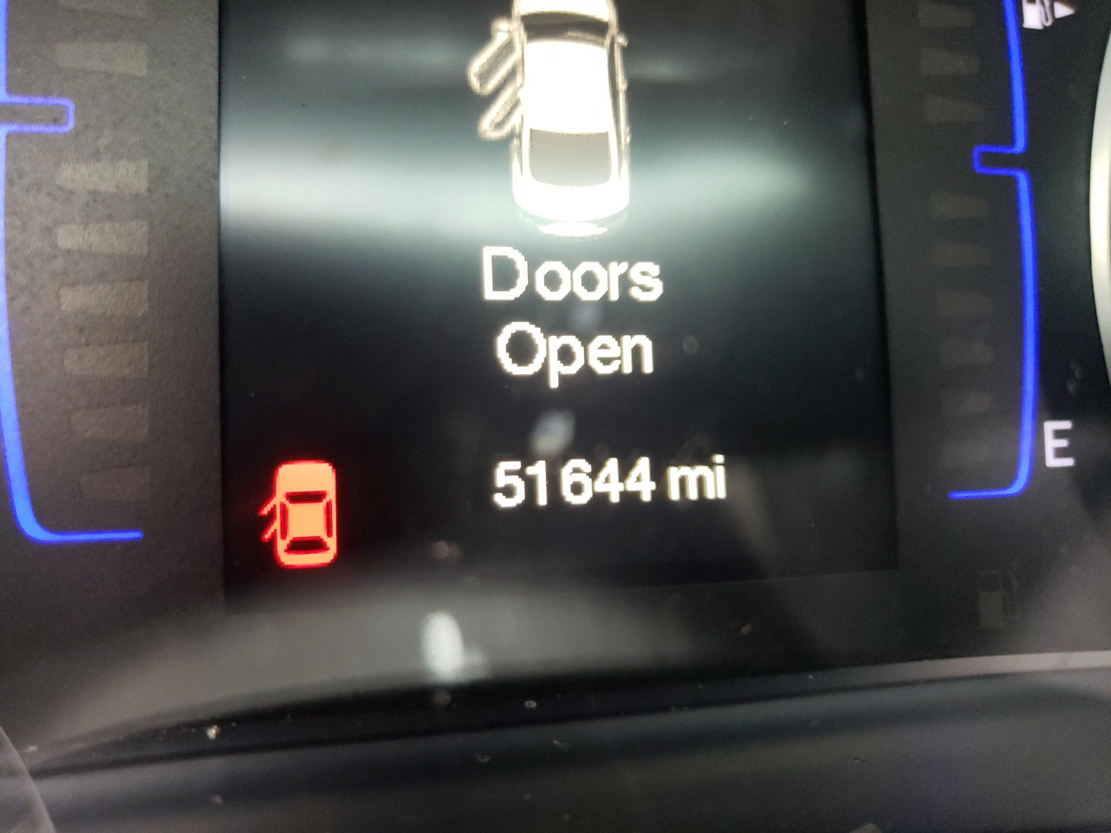 Photo 8 from auction – 2015 CHRYSLER 200 LIMITE with VIN 1C3CCCABXFN609375