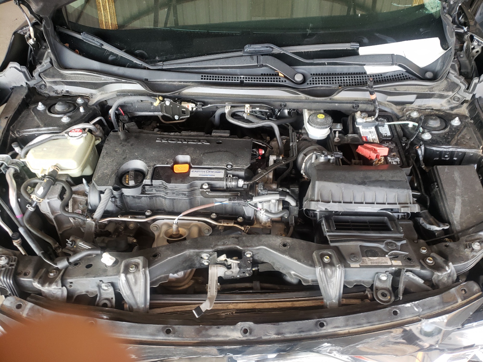 Photo 7 from auction – 2016 HONDA CIVIC LX with VIN 19XFC2F59GE016912