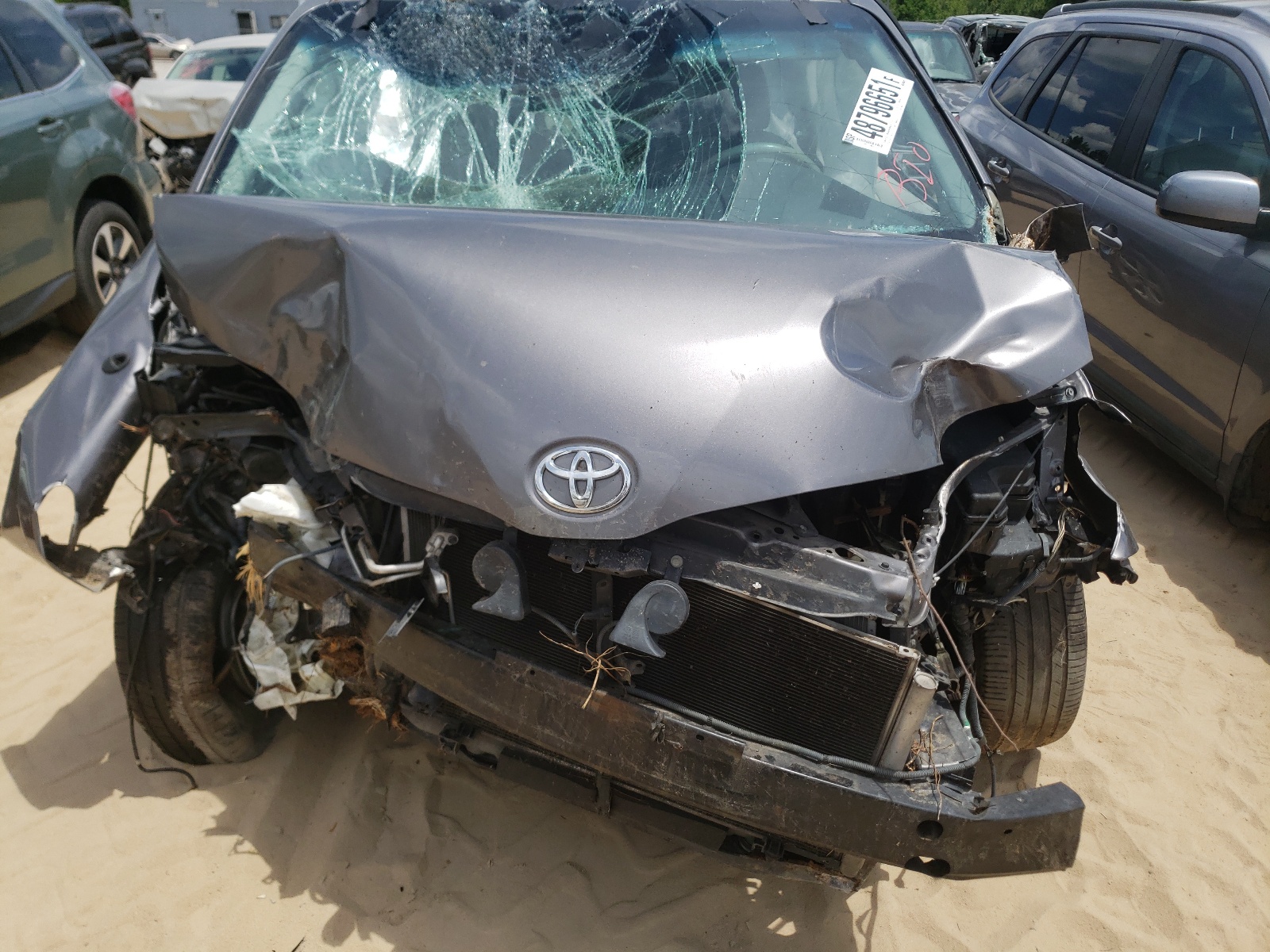 Photo 7 from auction – 2011 TOYOTA SIENNA LE with VIN 5TDKK3DC1BS086847