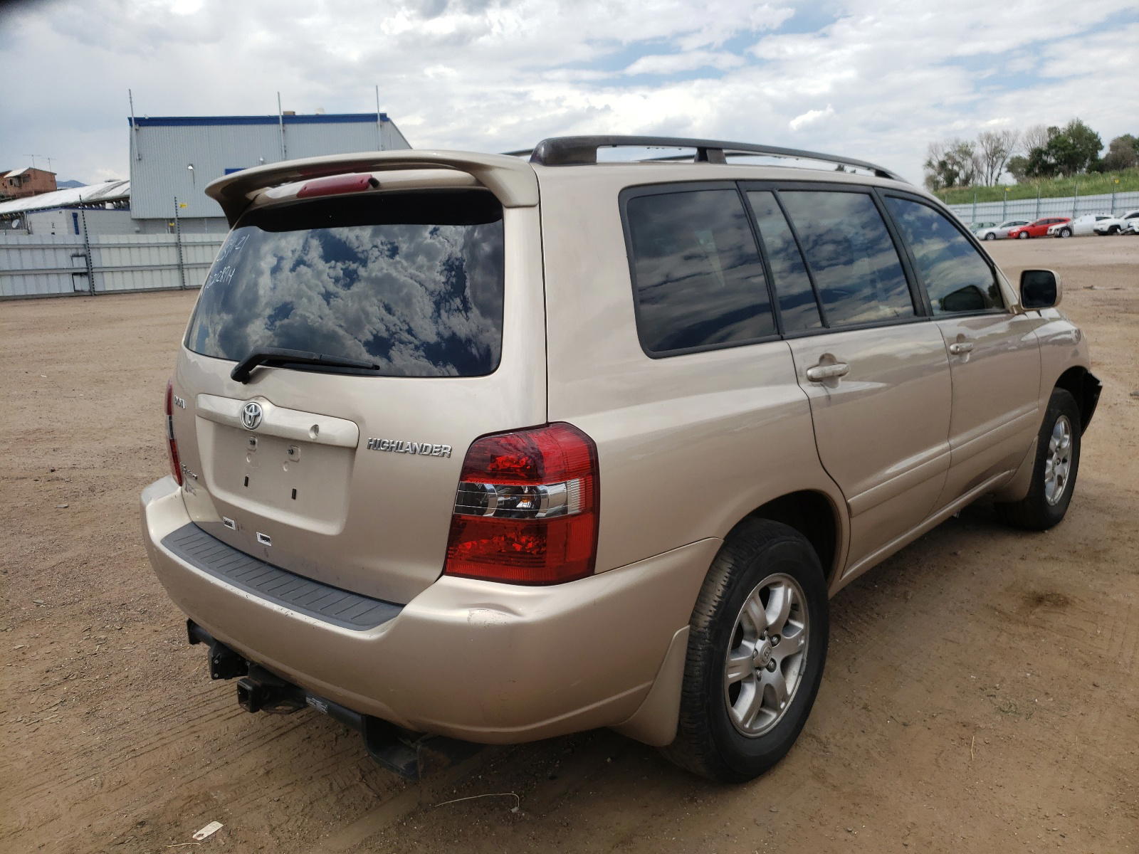 Photo 4 from auction – 2004 TOYOTA HIGHLANDER with VIN JTEEP21A540046753