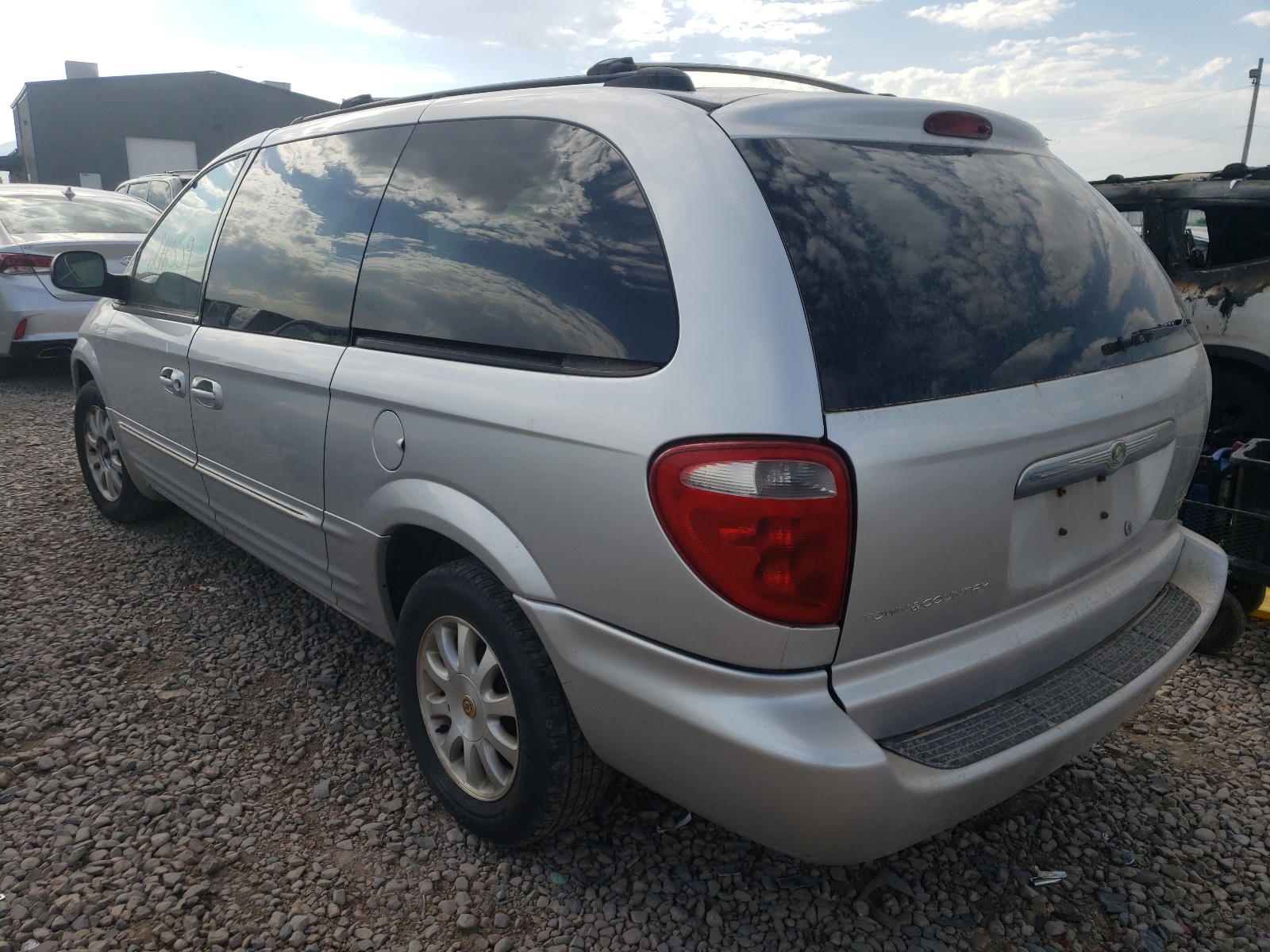 Photo 3 from auction – 2002 CHRYSLER TOWN & COU with VIN 2C8GT54L52R576696