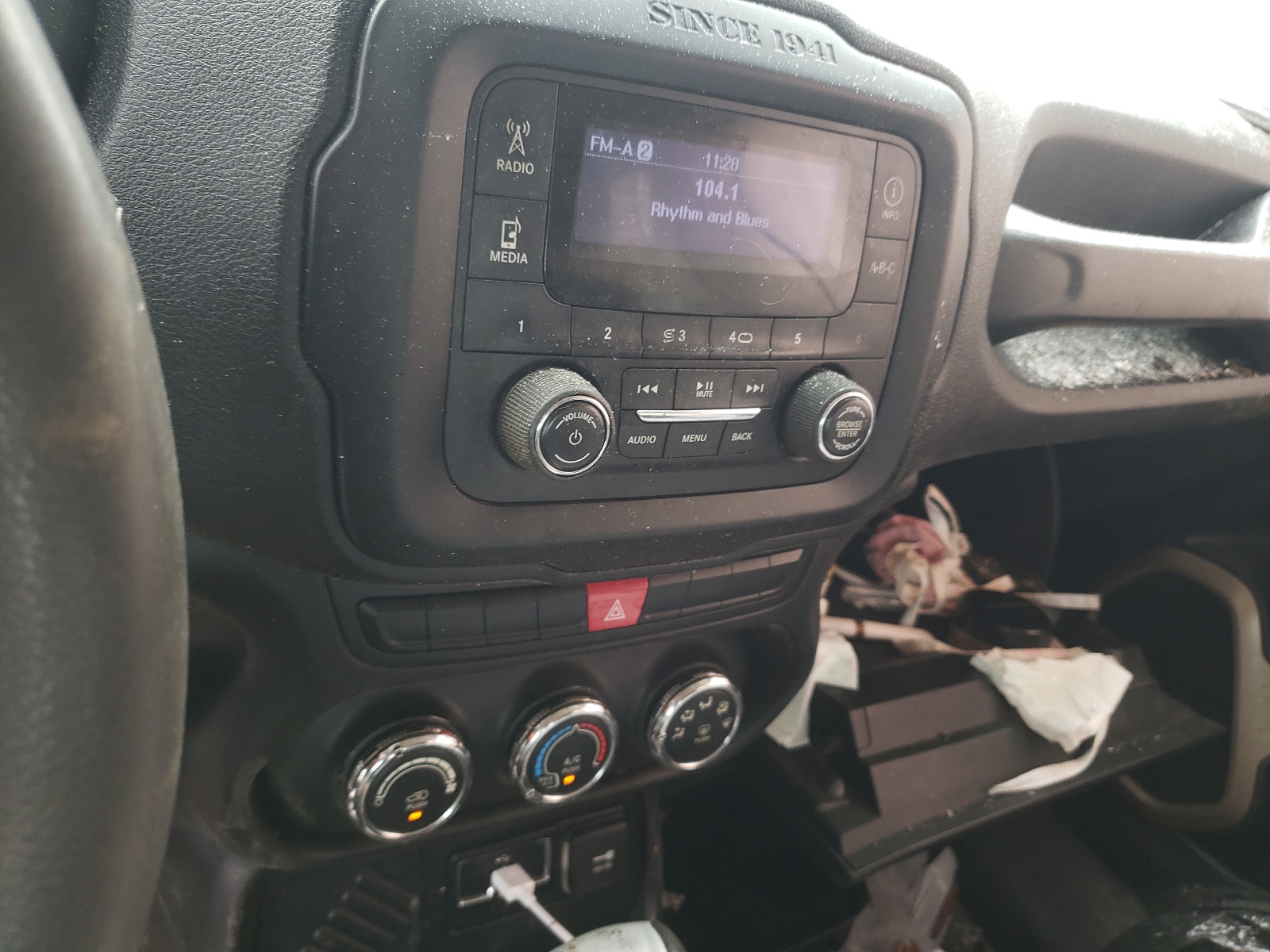 Photo 9 from auction – 2015 JEEP RENEGADE S with VIN ZACCJAAT5FPB42937