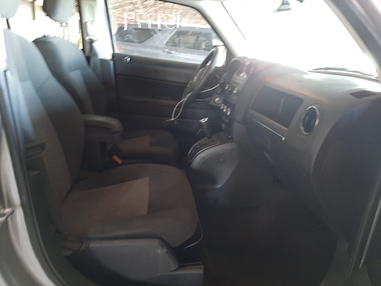 Photo 5 from auction – 2017 JEEP PATRIOT SP with VIN 1C4NJPBB4HD201348