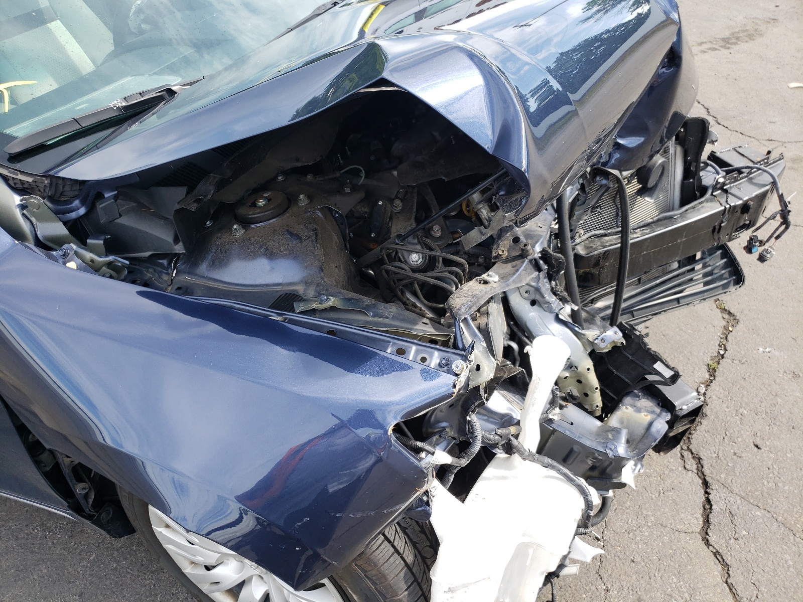 Photo 9 from auction – 2014 TOYOTA CAMRY L with VIN 4T1BF1FK9EU844197