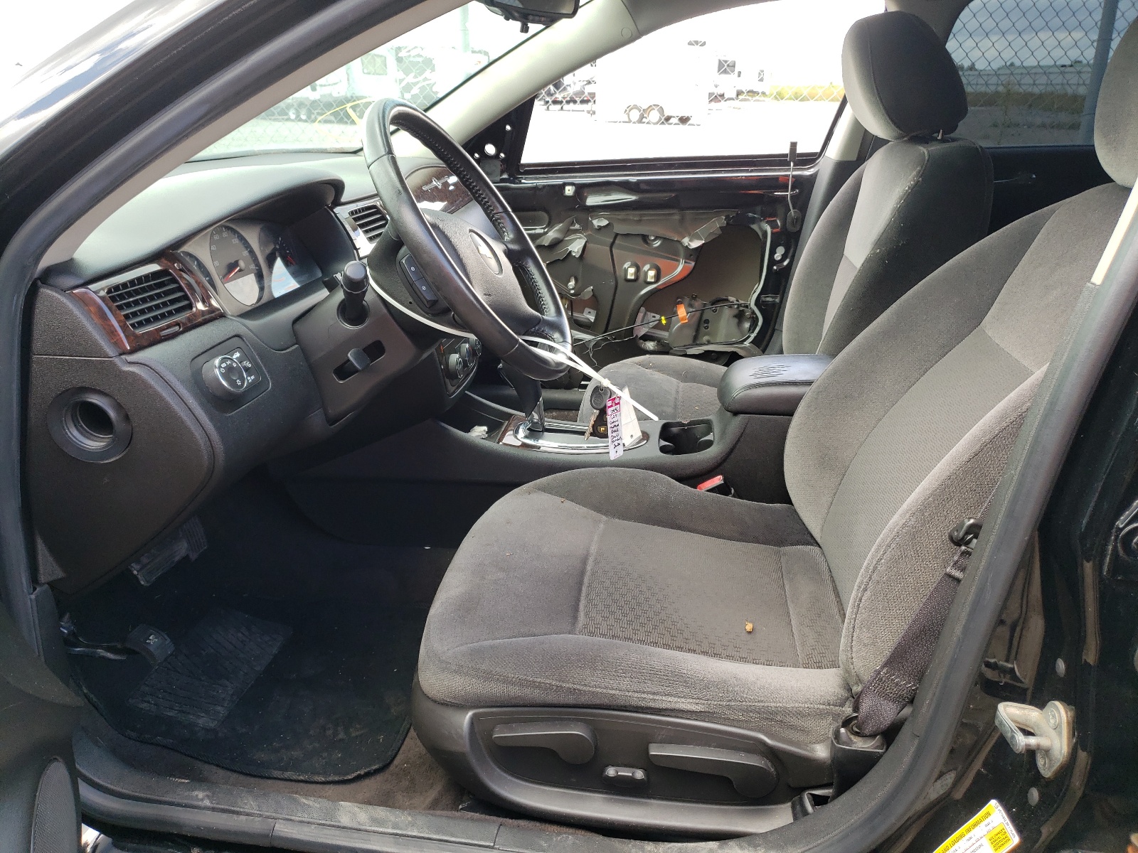 Photo 5 from auction – 2014 CHEVROLET IMPALA LIM with VIN 2G1WA5E38E1125405