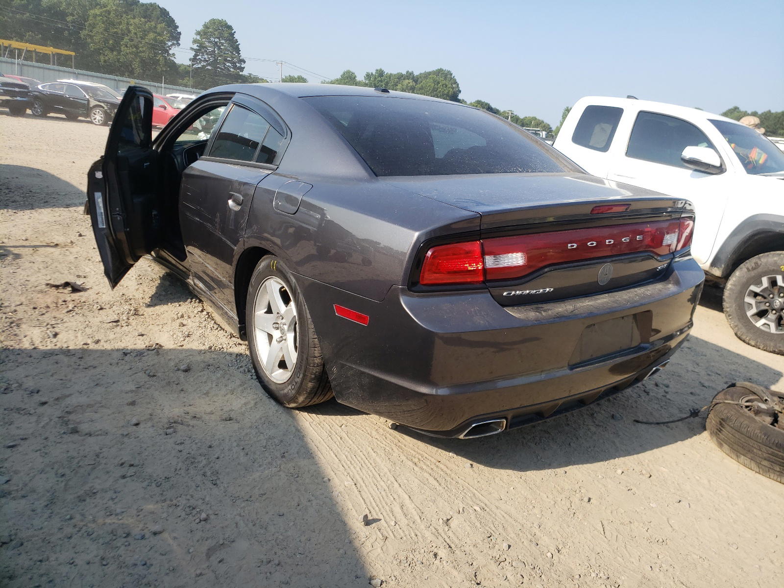 Photo 3 from auction – 2014 DODGE CHARGER with VIN 2C3CDXHG3EH361855