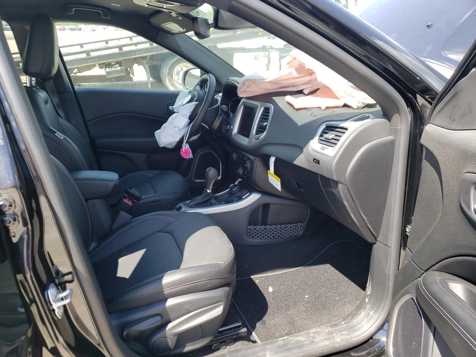 Photo 5 from auction – 2021 JEEP COMPASS 80 with VIN 3C4NJDEB2MT537160