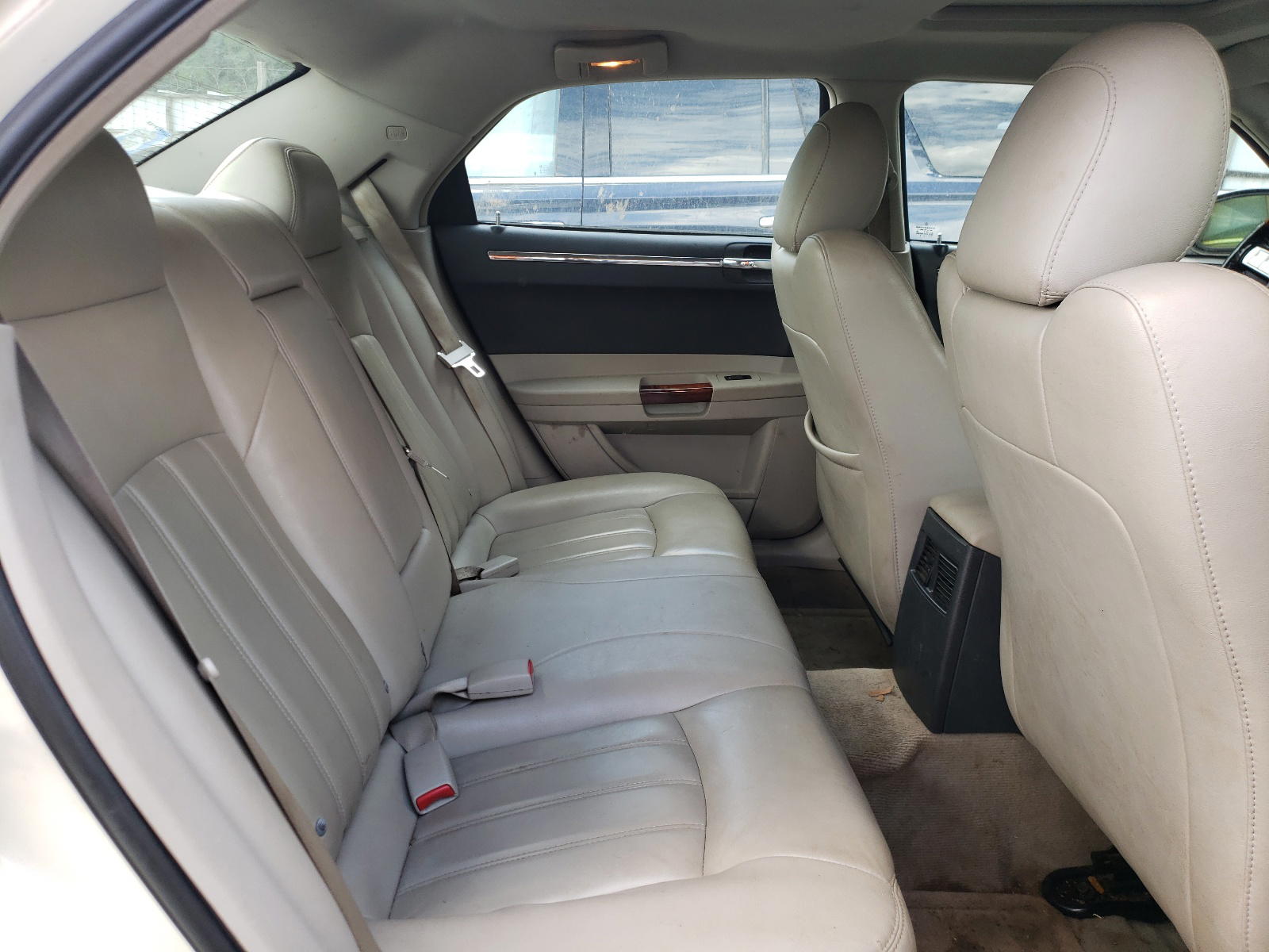 Photo 6 from auction – 2006 CHRYSLER 300C with VIN 2C3LA63H16H321441