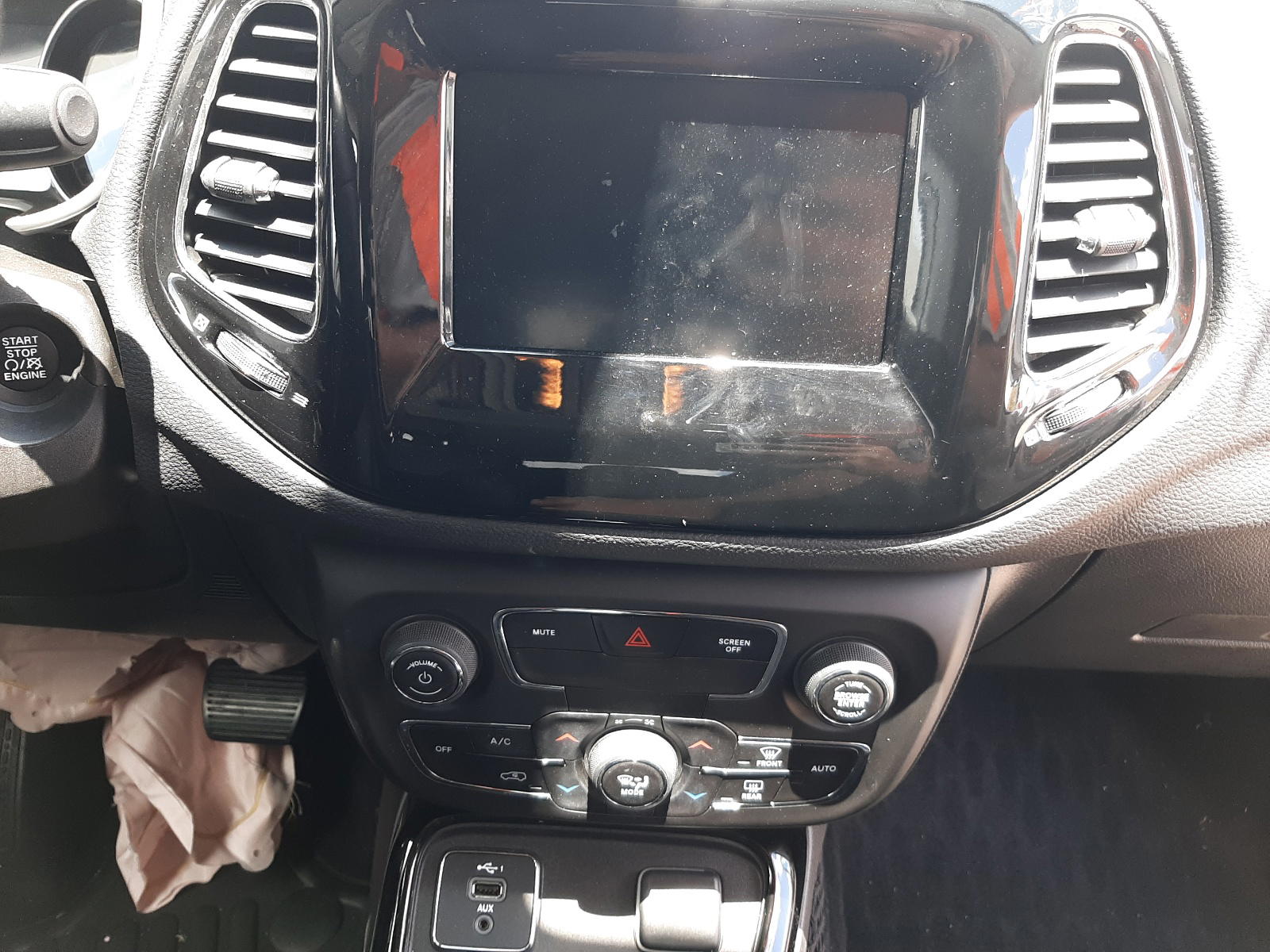 Photo 9 from auction – 2020 JEEP COMPASS LA with VIN 3C4NJCBB4LT205816