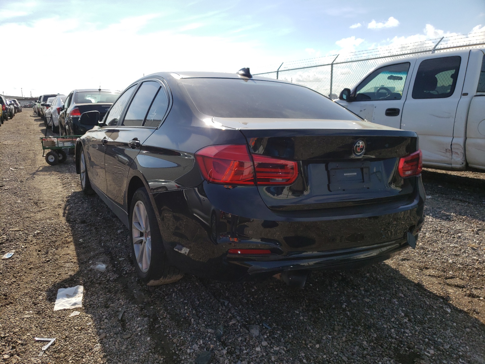 Zdjęcie 3 z aukcji – 2018 BMW 320 I z VIN WBA8E1G56JNU91980
