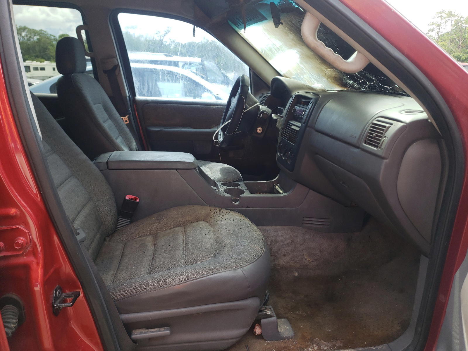 Photo 5 from auction – 2002 FORD EXPLORER X with VIN 1FMZU62K32ZC94369