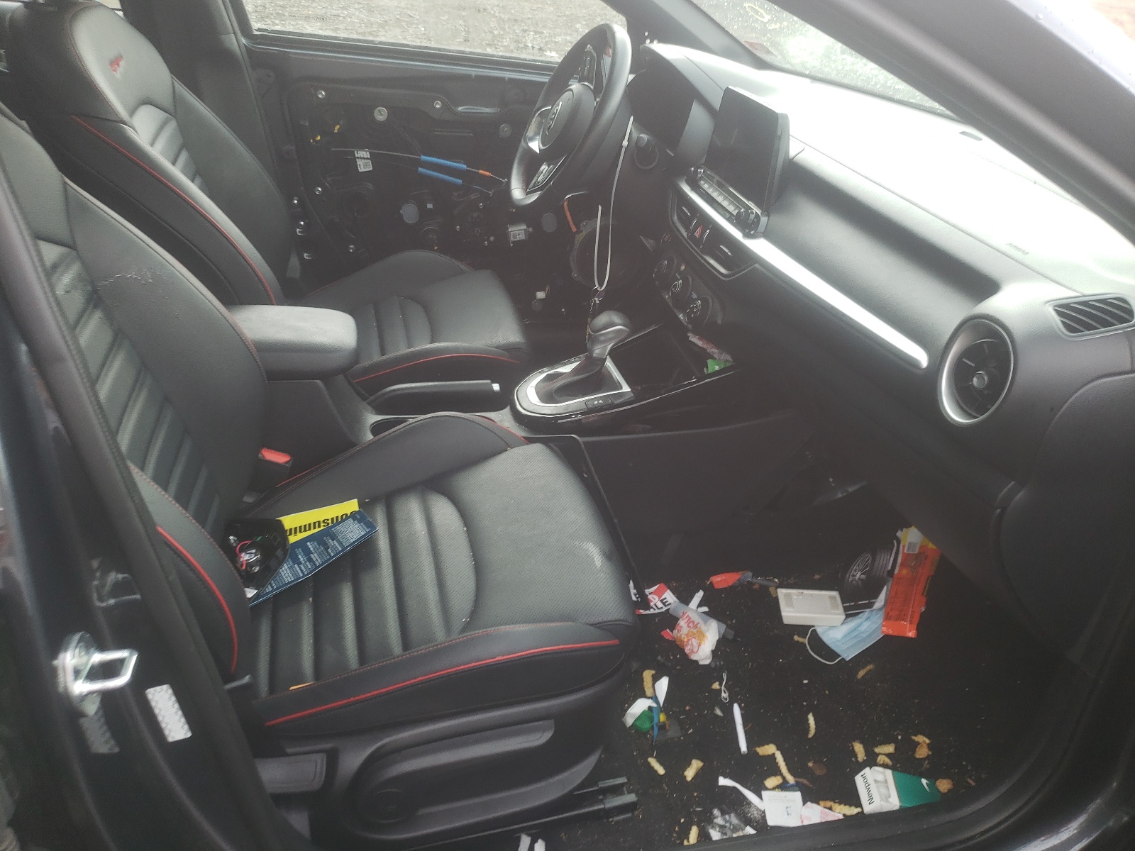 Photo 5 from auction – 2021 KIA FORTE GT with VIN 3KPF44AC9ME293165