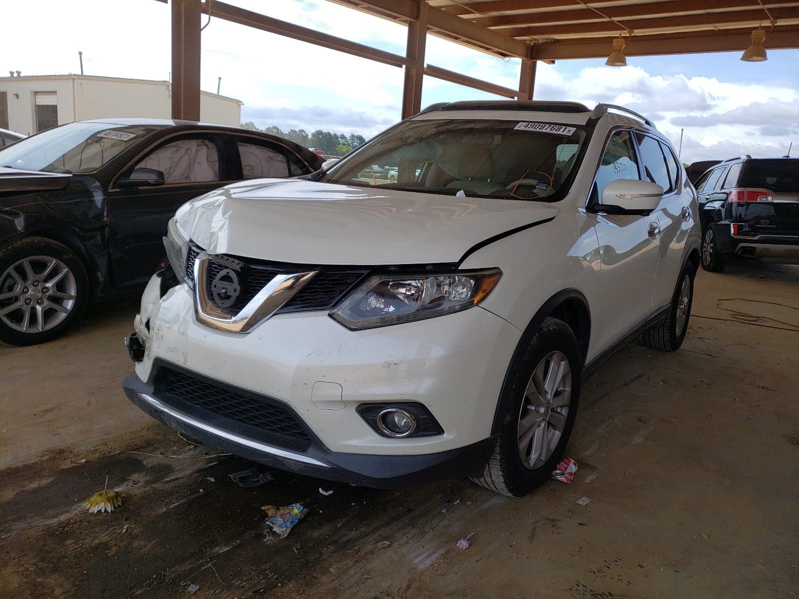 Photo 2 from auction – 2015 NISSAN ROGUE S with VIN 5N1AT2MT7FC769626