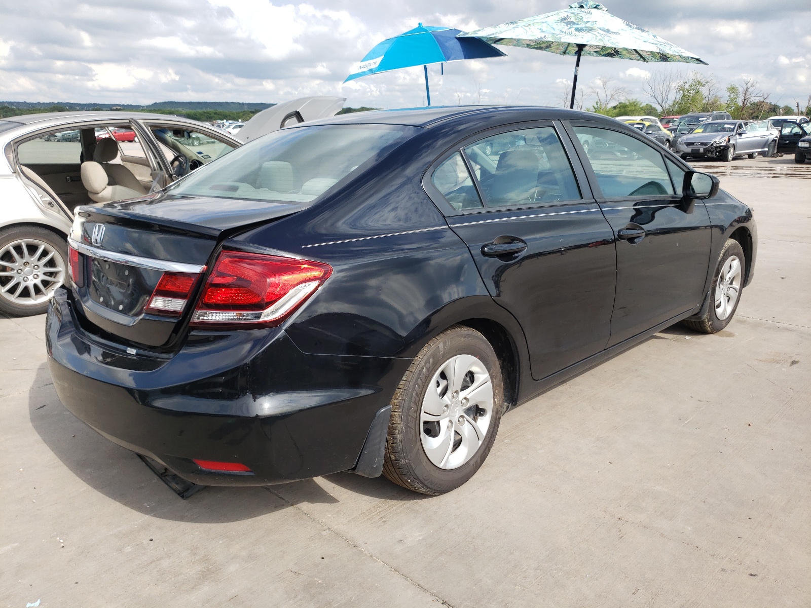 Photo 4 from auction – 2015 HONDA CIVIC LX with VIN 2HGFB2F57FH566567