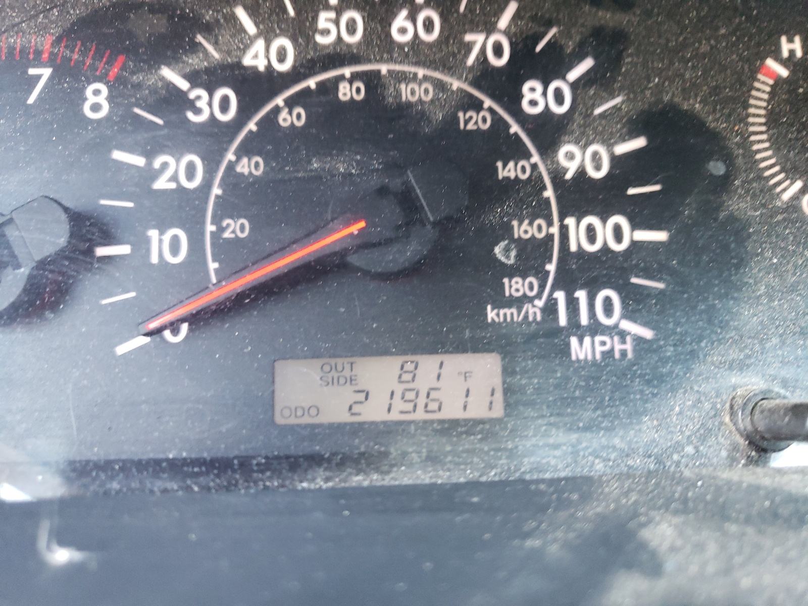 Photo 13 from auction – 2005 TOYOTA COROLLA CE with VIN 1NXBR32E85Z460026