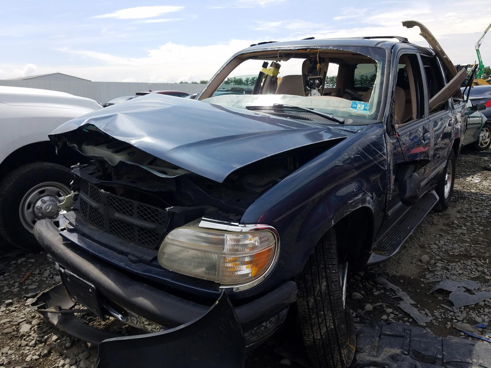 Photo 2 from auction – 1998 FORD EXPLORER with VIN 1FMZU34E8WZA44699
