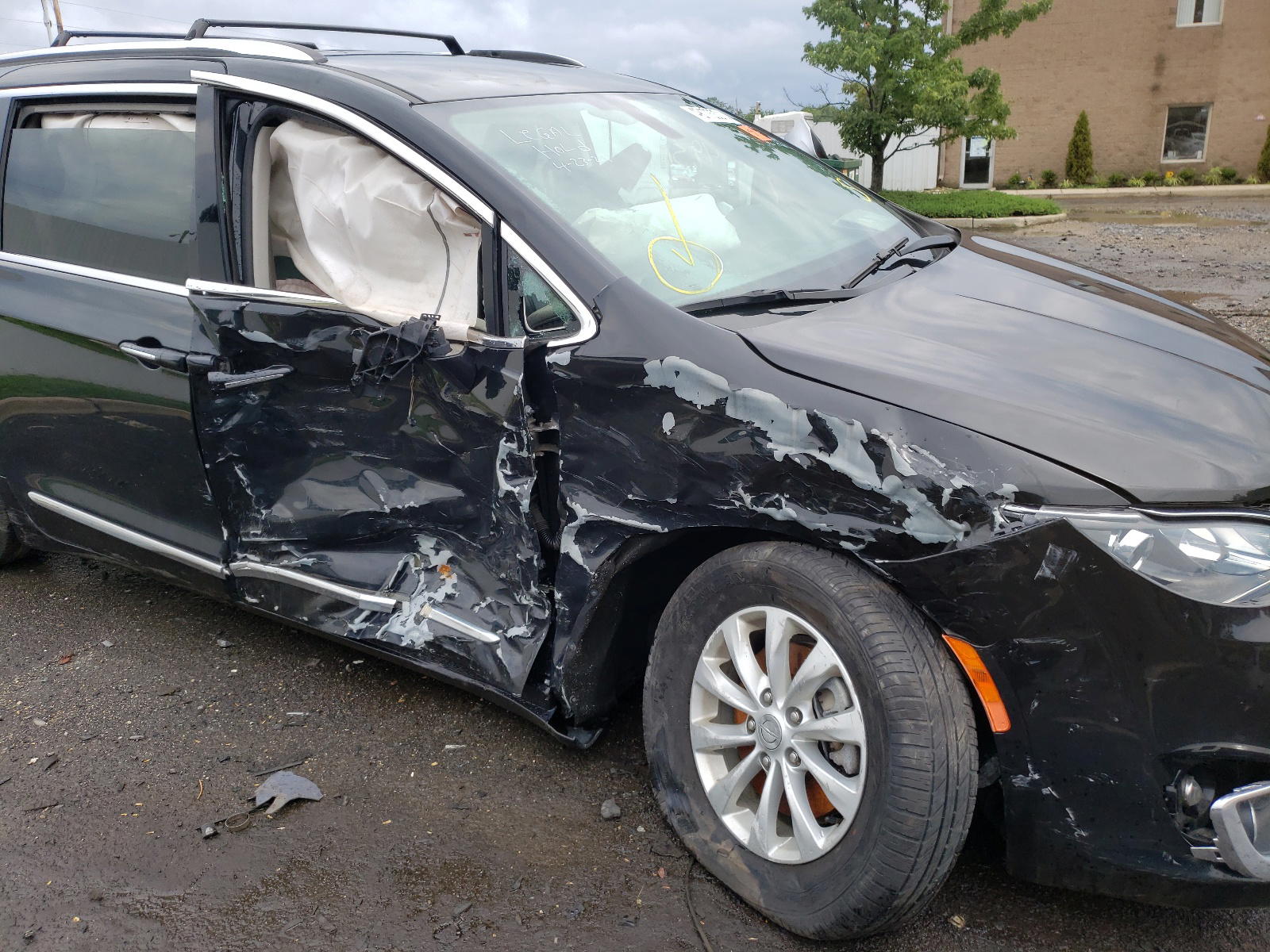 Photo 9 from auction – 2019 CHRYSLER PACIFICA T with VIN 2C4RC1BG3KR626374