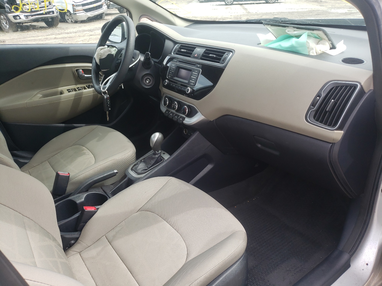 Zdjęcie 5 z aukcji – 2017 KIA RIO LX z VIN KNADM4A37H6043794