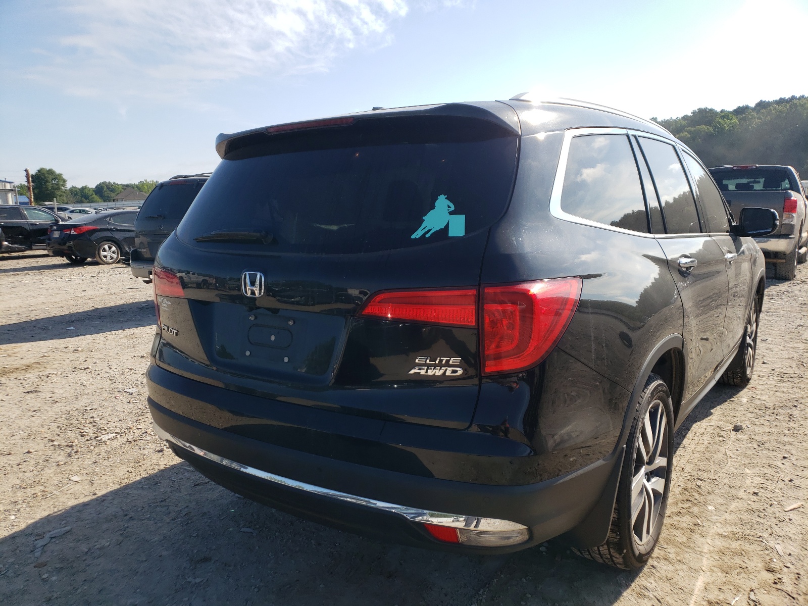 Photo 4 from auction – 2017 HONDA PILOT ELIT with VIN 5FNYF6H01HB099594