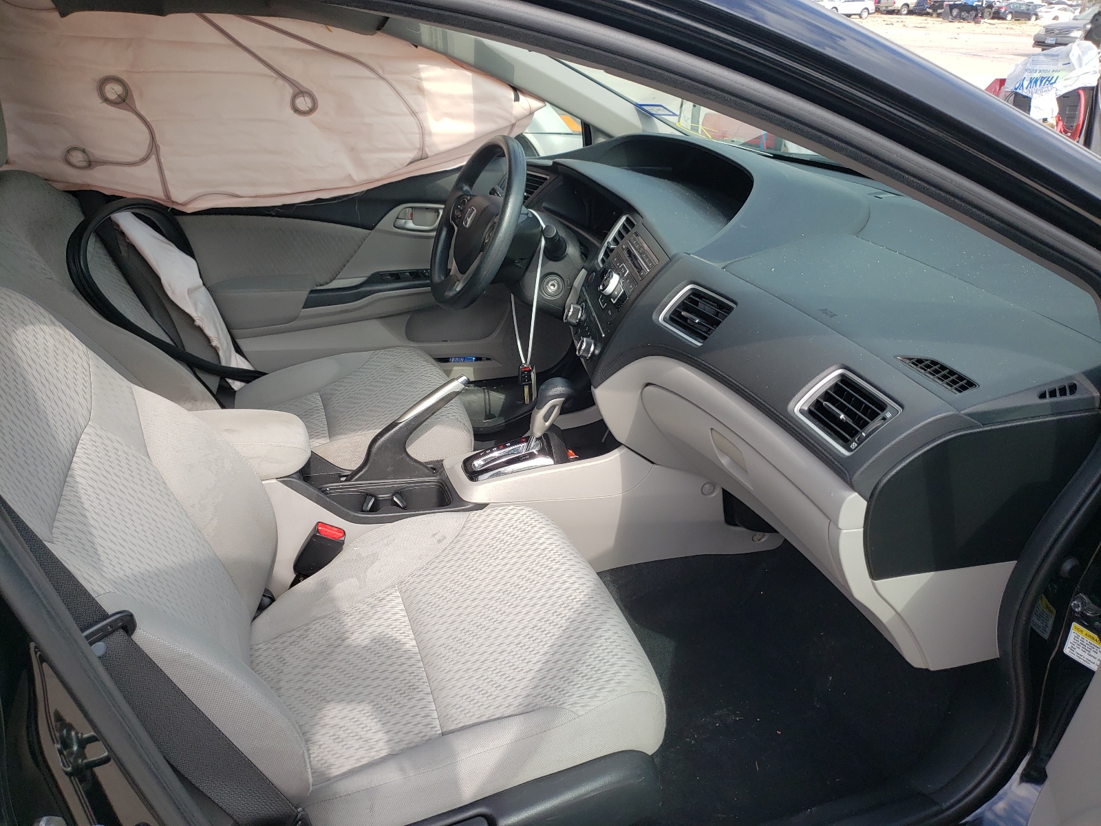 Photo 5 from auction – 2015 HONDA CIVIC LX with VIN 2HGFB2F57FH566567