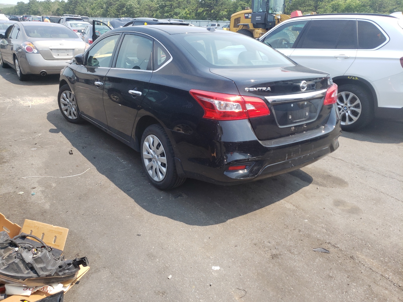 Photo 3 from auction – 2017 NISSAN SENTRA S with VIN 3N1AB7AP2HL661405