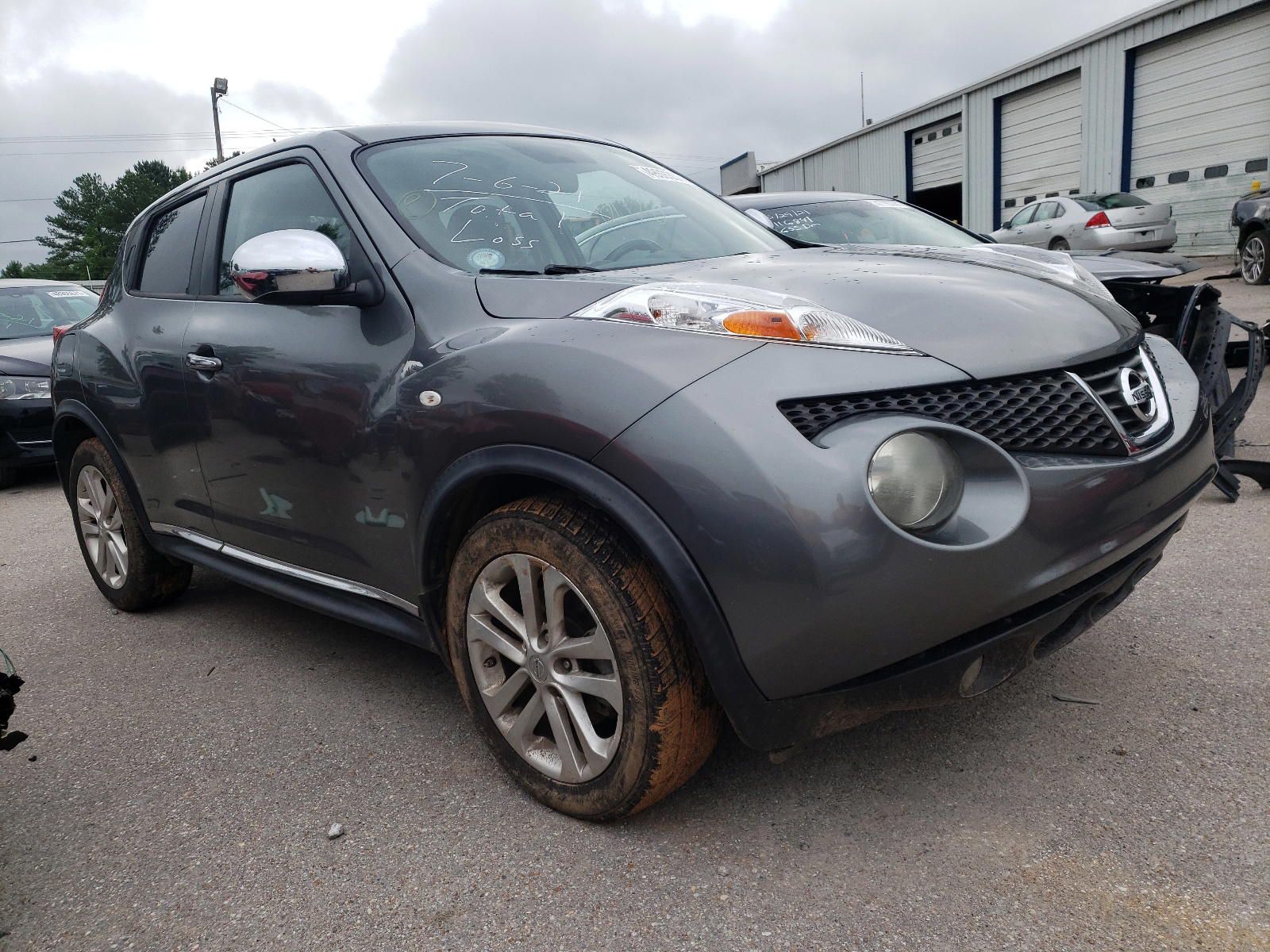 NISSAN JUKE S 2012 with VIN JN8AF5MR7CT102332 - Photo from auction
