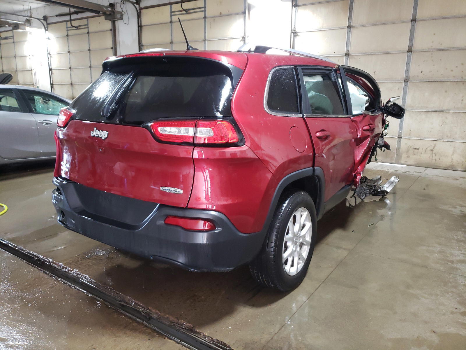 Photo 4 from auction – 2014 JEEP CHEROKEE L with VIN 1C4PJMCB3EW227817